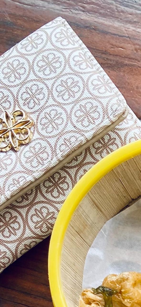 Foto laporan dompet brand lescatino (HB7047)