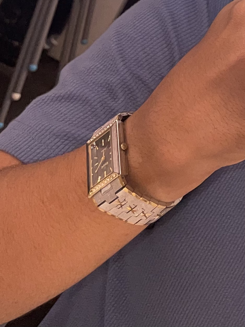 Foto laporan jam tangan pribadi (HB7254)