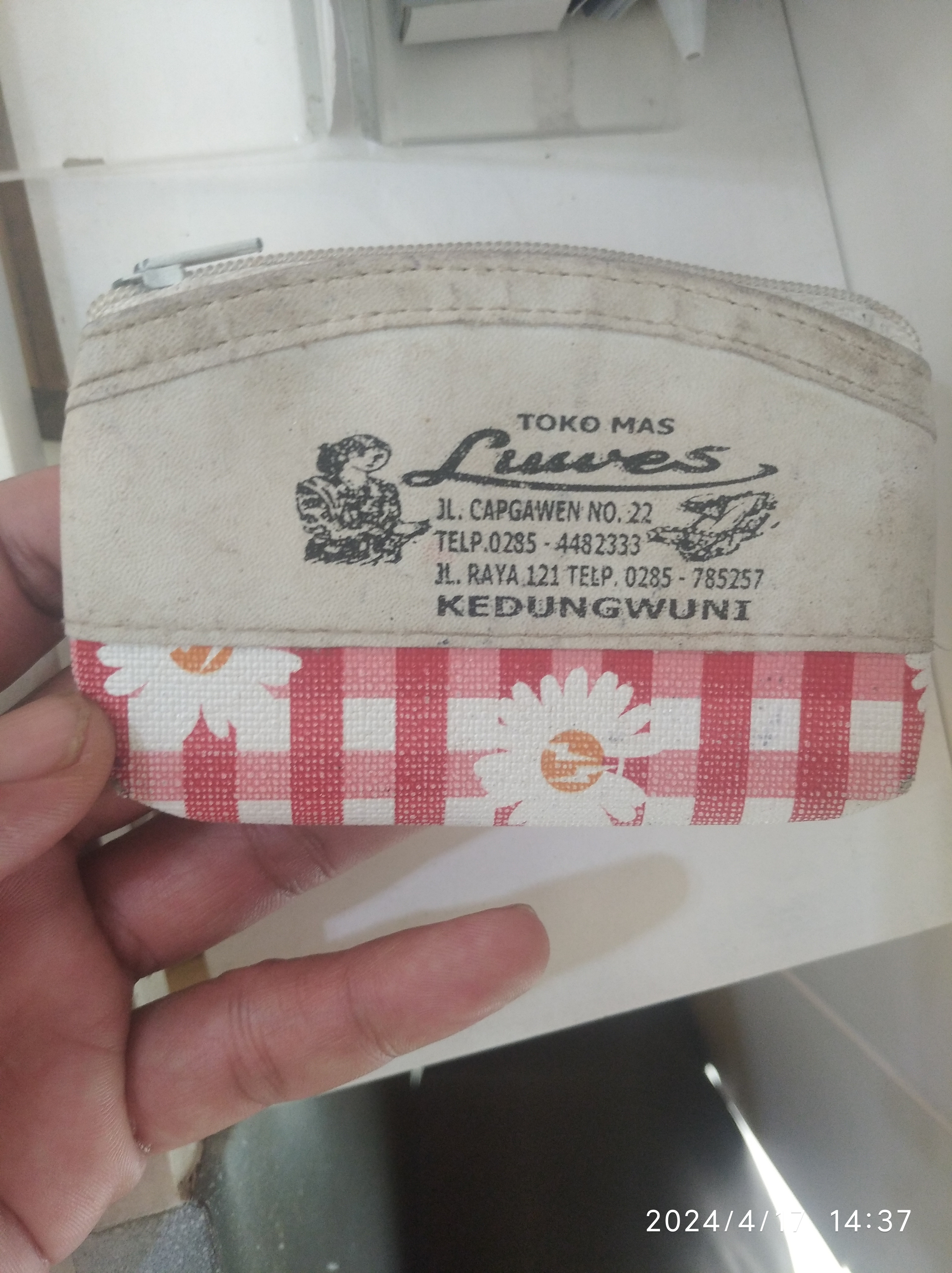 Foto laporan Dompet beserta isinya (Ktp,Sim C,KIS,ATM Mandiri) a.n Shofiana (TB0030)