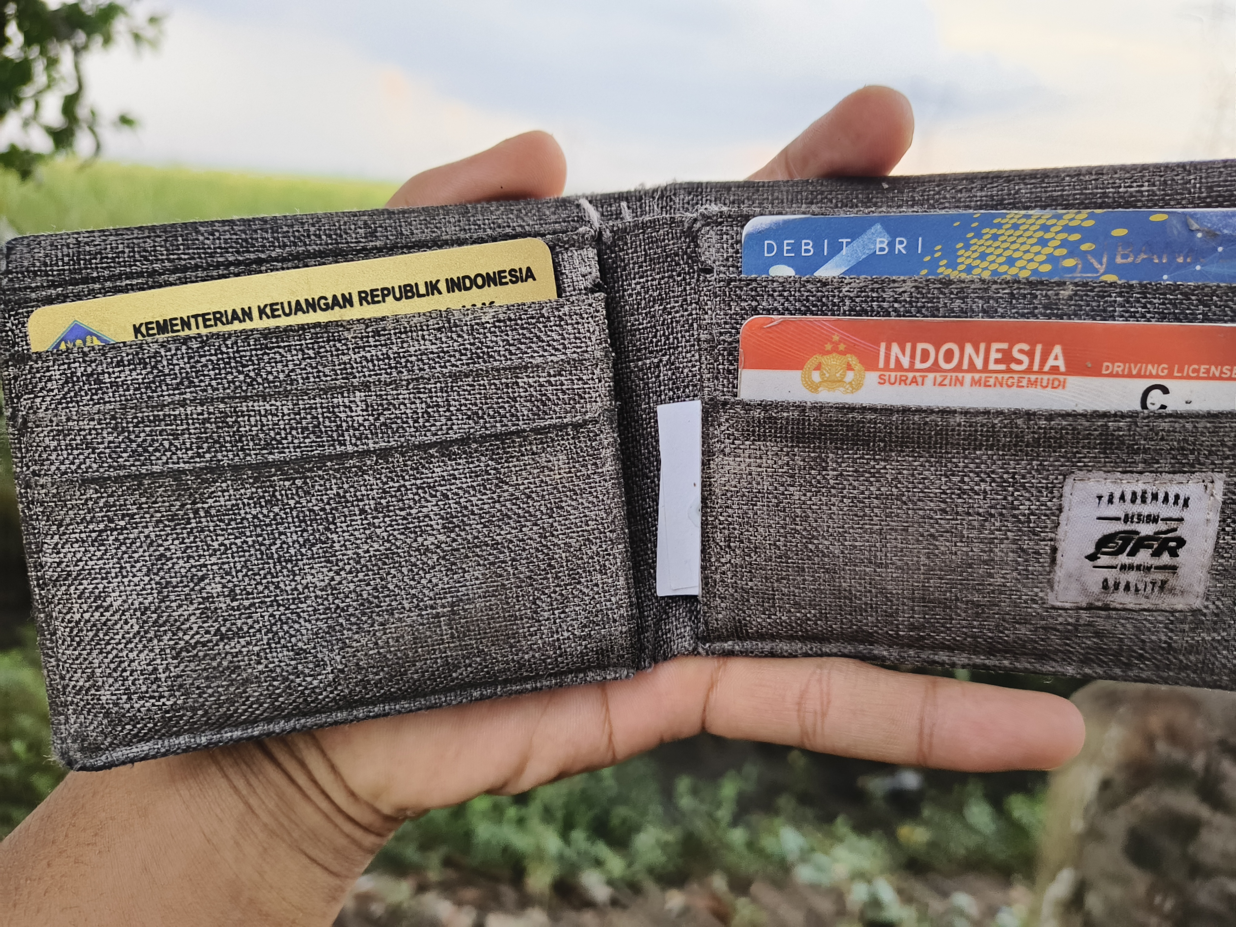 Foto laporan Dompet (TB0042)