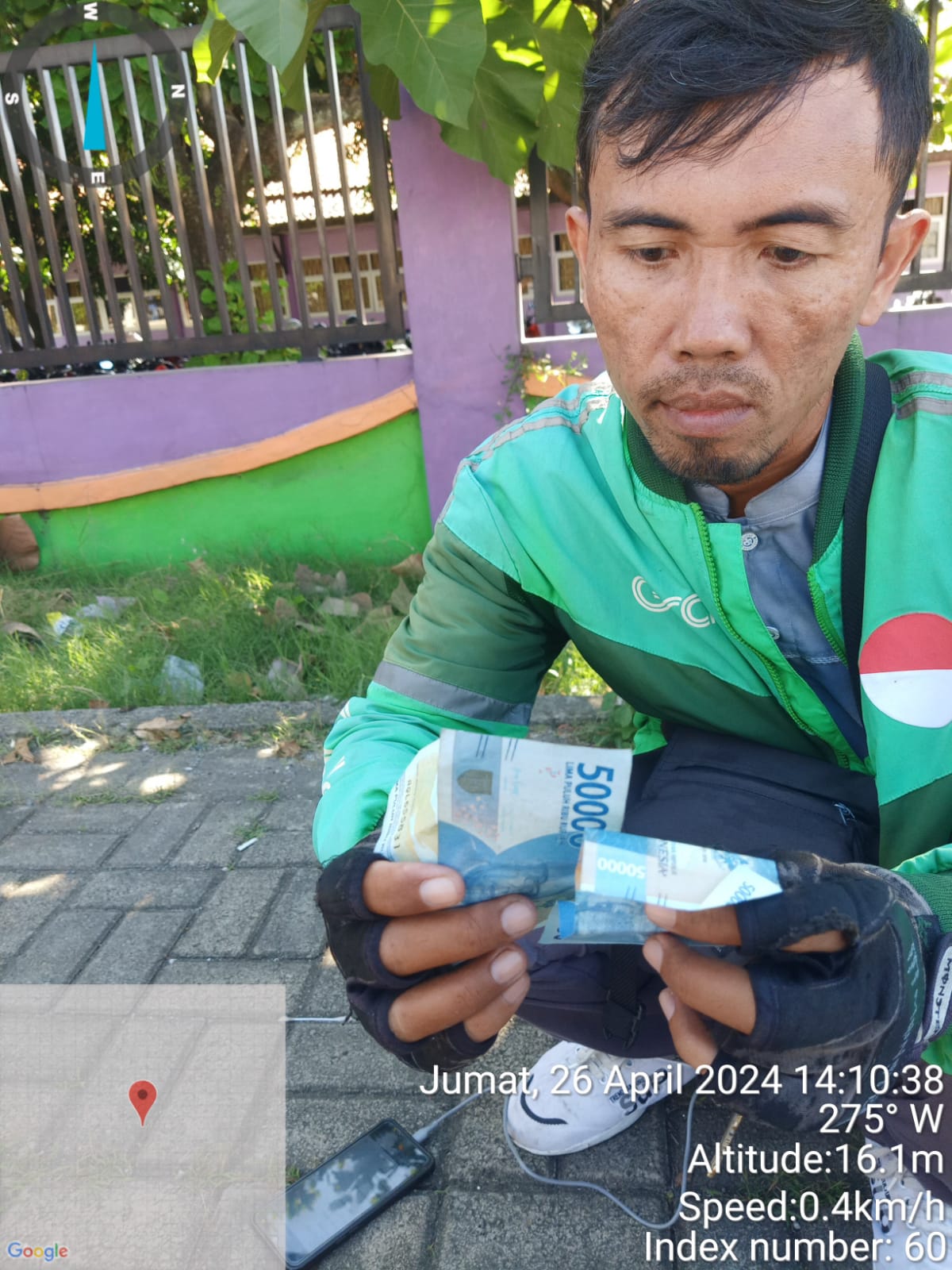 Foto laporan Uang (TB0049)