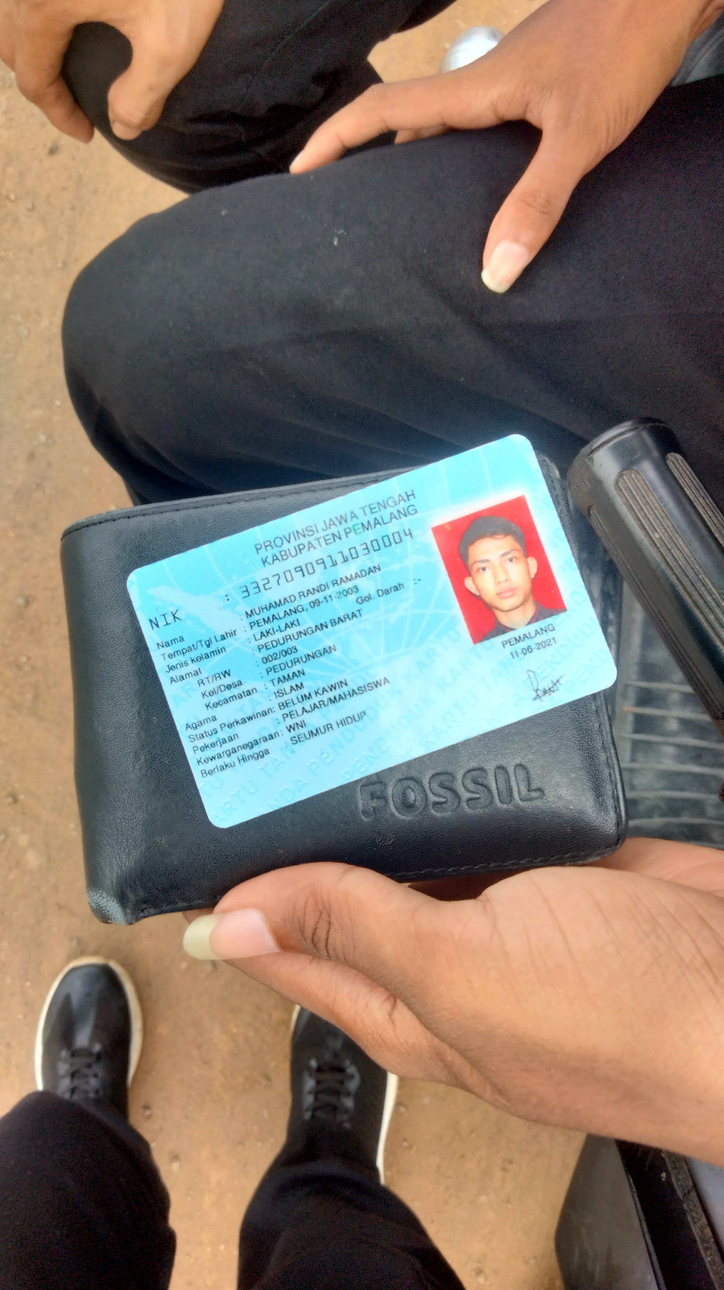 Foto laporan Dompet (TB0128)