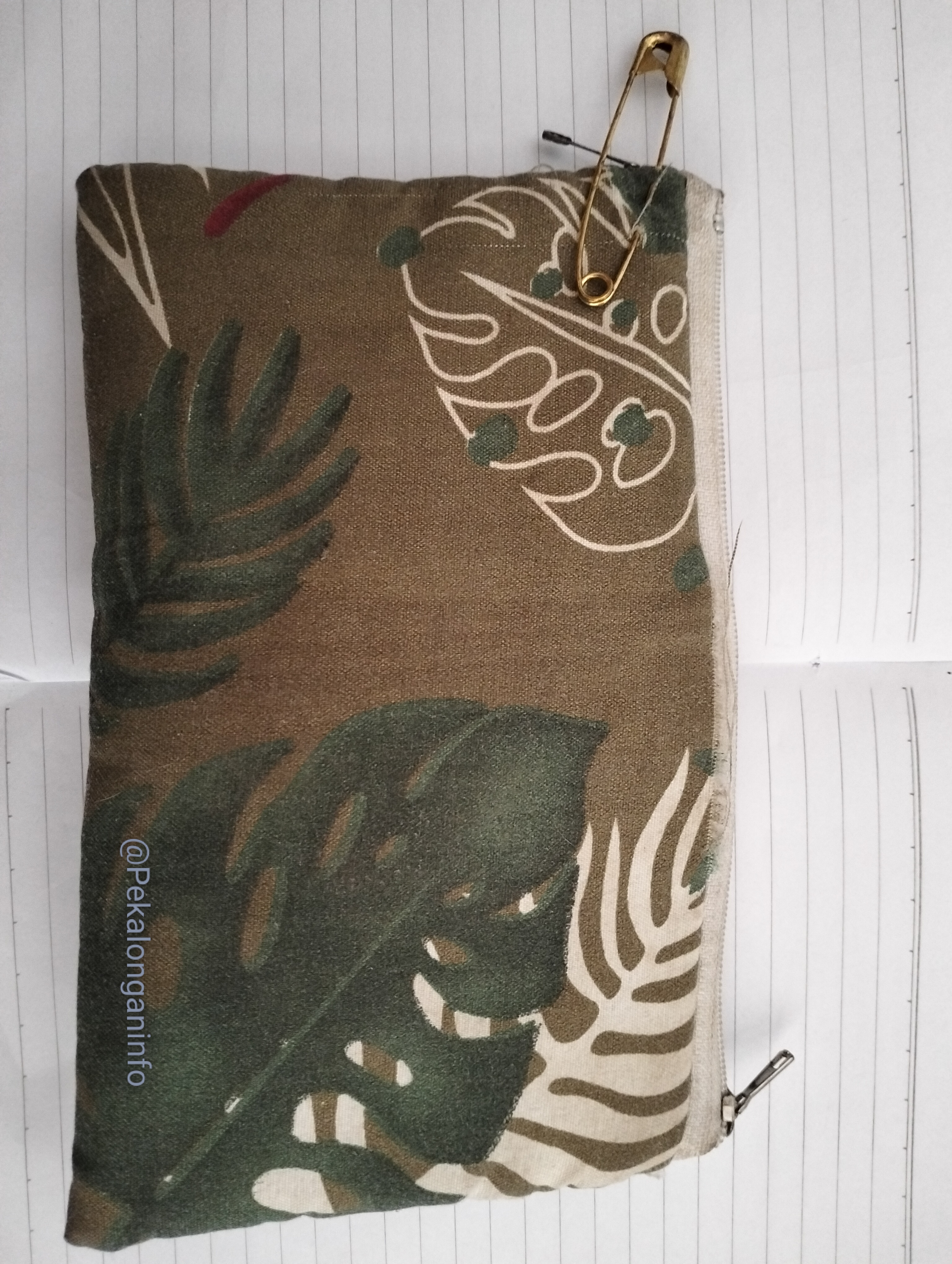 Foto laporan Dompet motif daun (TB0153)