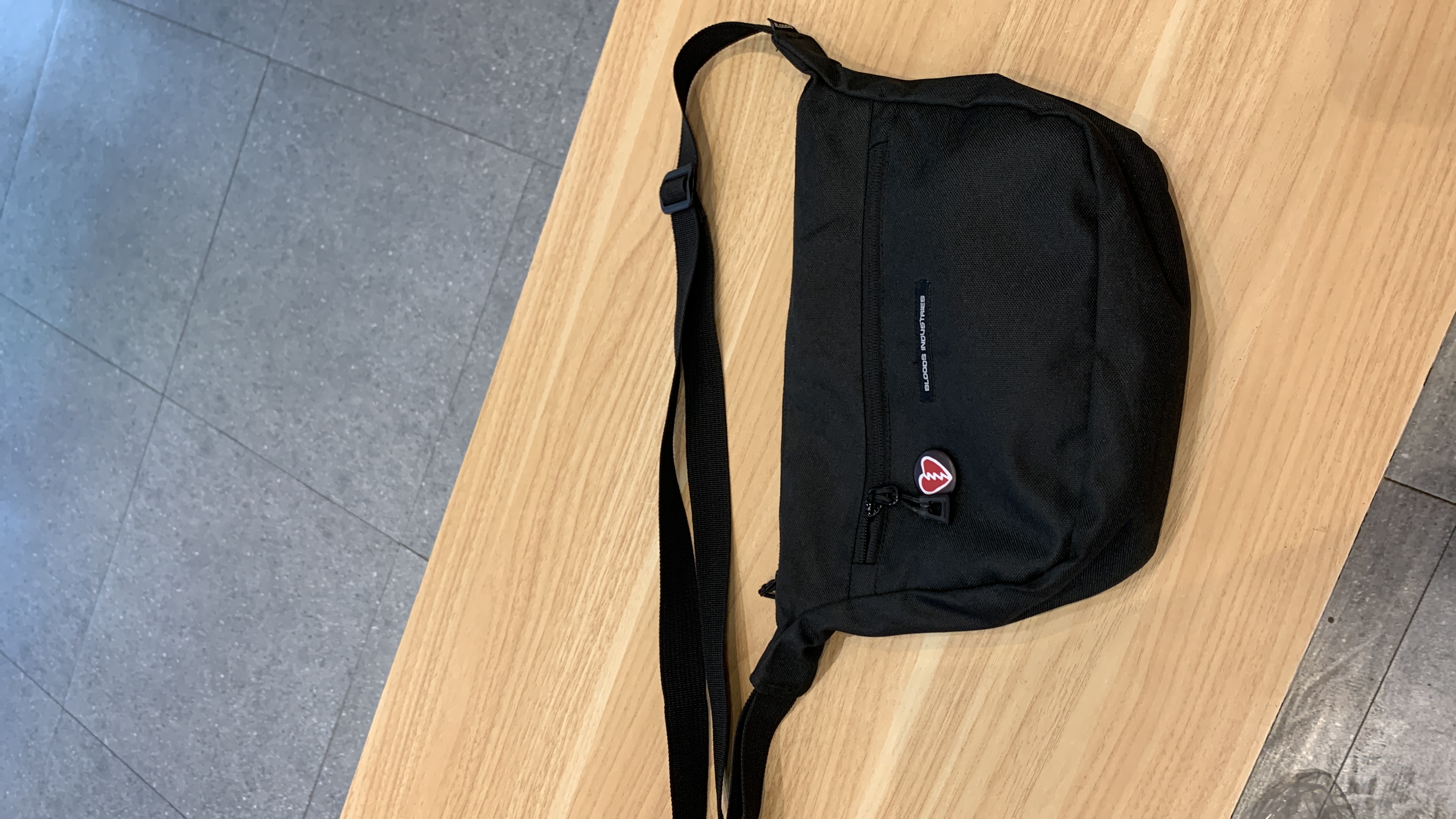 Foto laporan Tas Slingbag (TB0182)