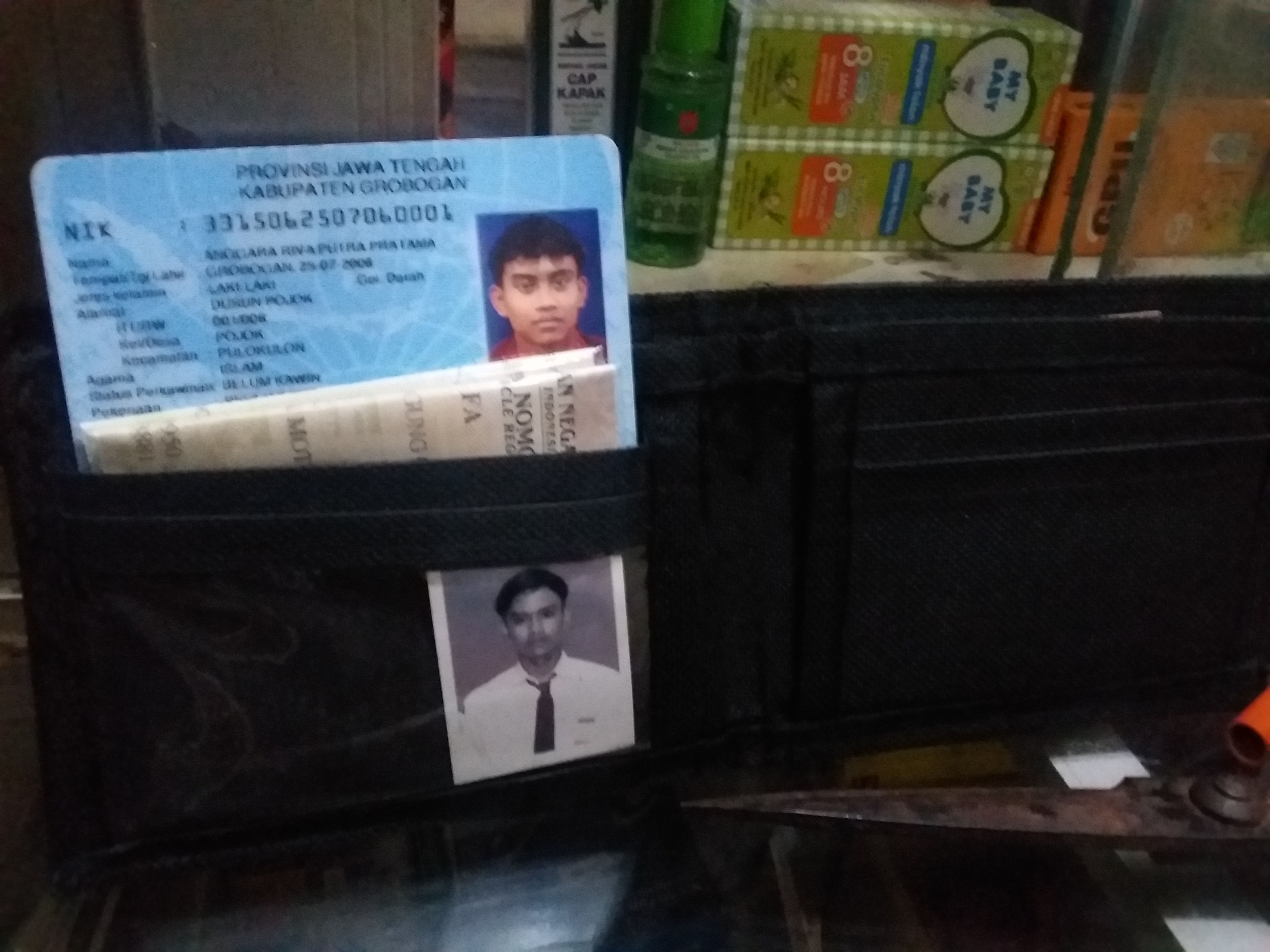 Foto laporan Dompet hitam berisi ktp a/n anggara riva putra pratama, stnk a/n sutri (k 4675 fa) dan sejumlah uang (TB0187)