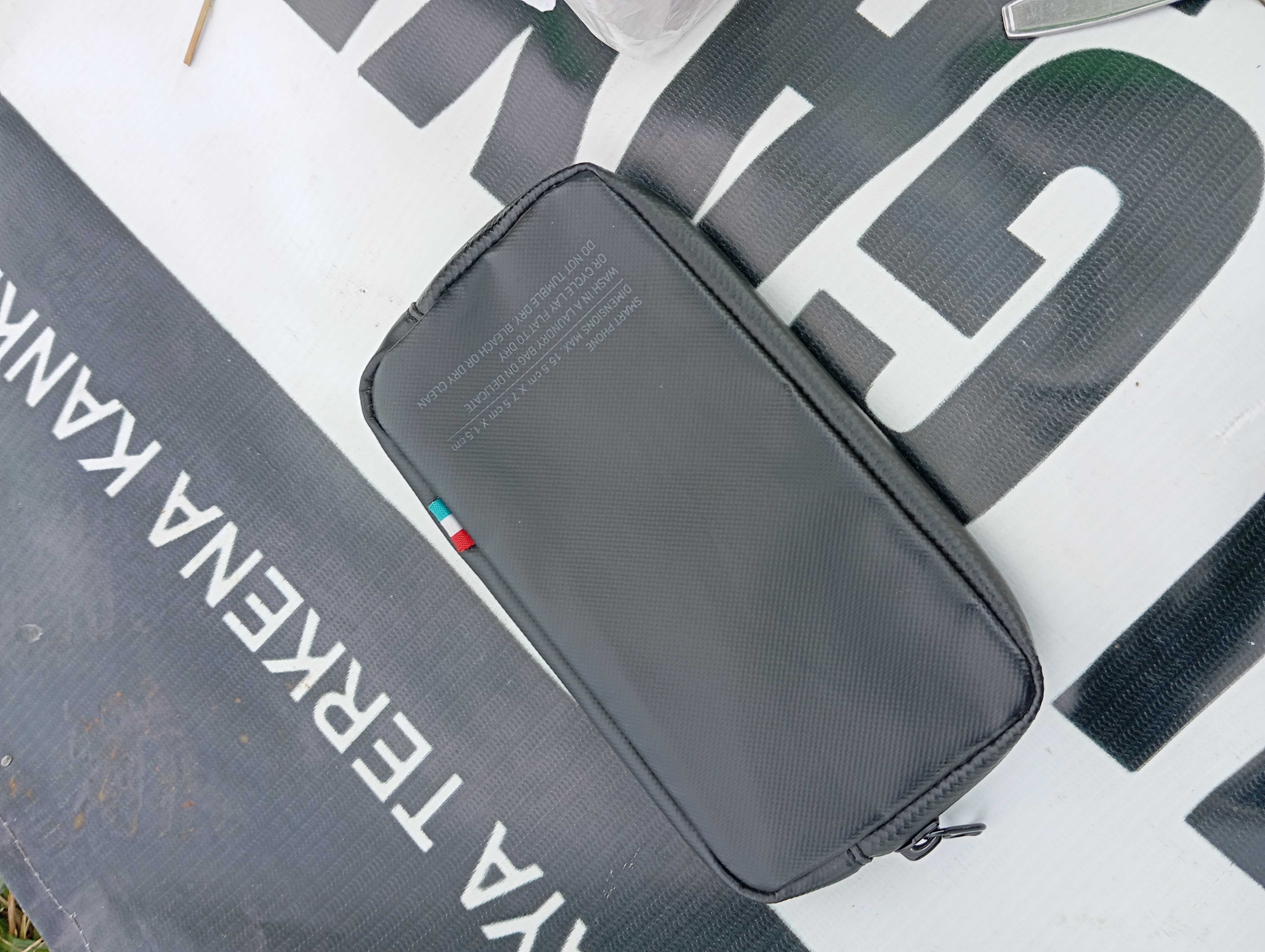 Foto laporan Dompet hitam (TB0189)