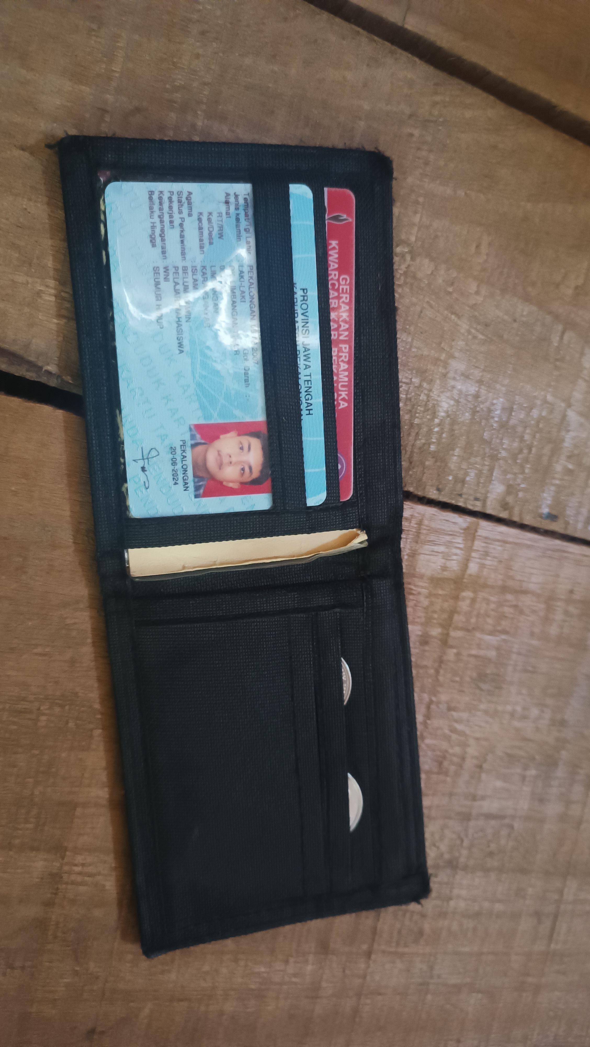 Foto laporan Dompet (TB0195)
