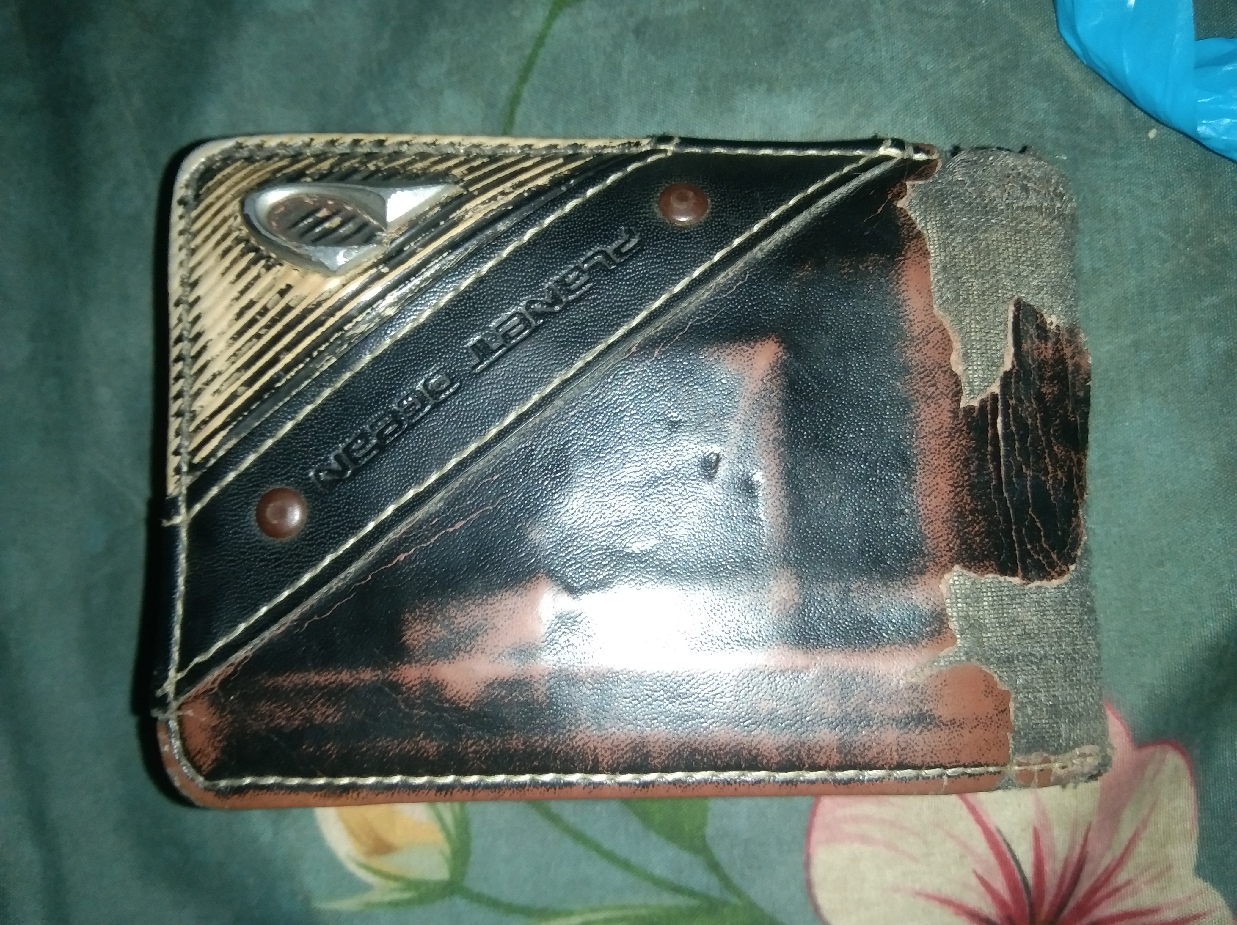 Foto laporan Dompet (TB0232)