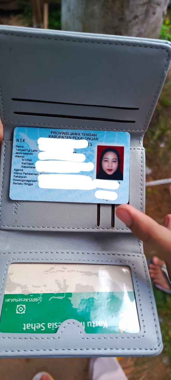 Foto laporan DOMPET WANITA (TB0376)