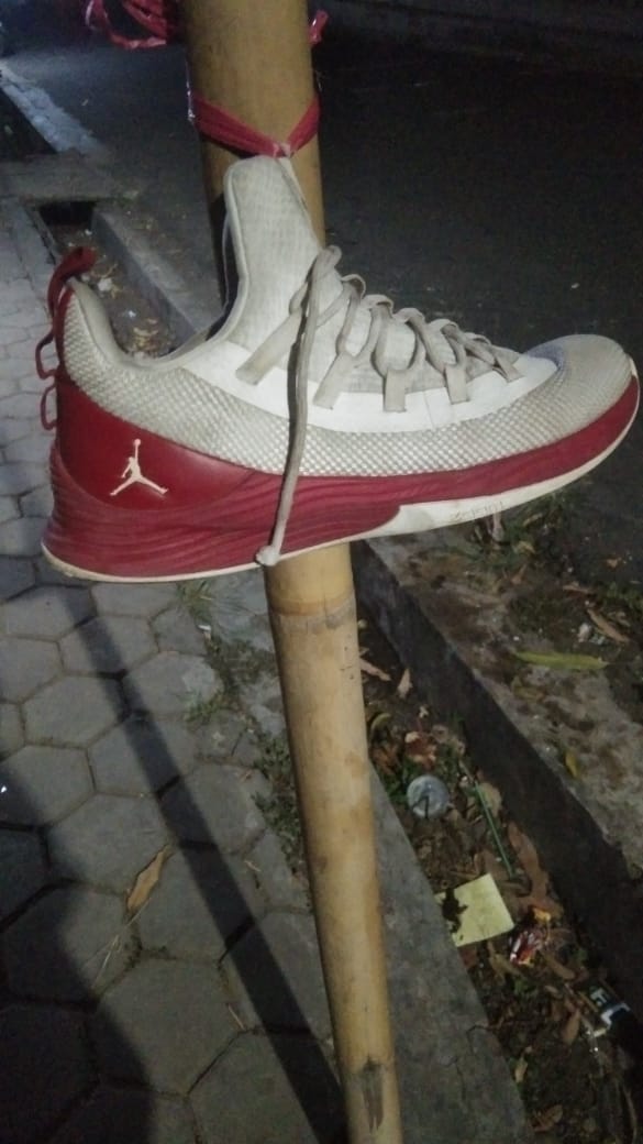 Foto laporan 1 sisi sepatu (TB0378)
