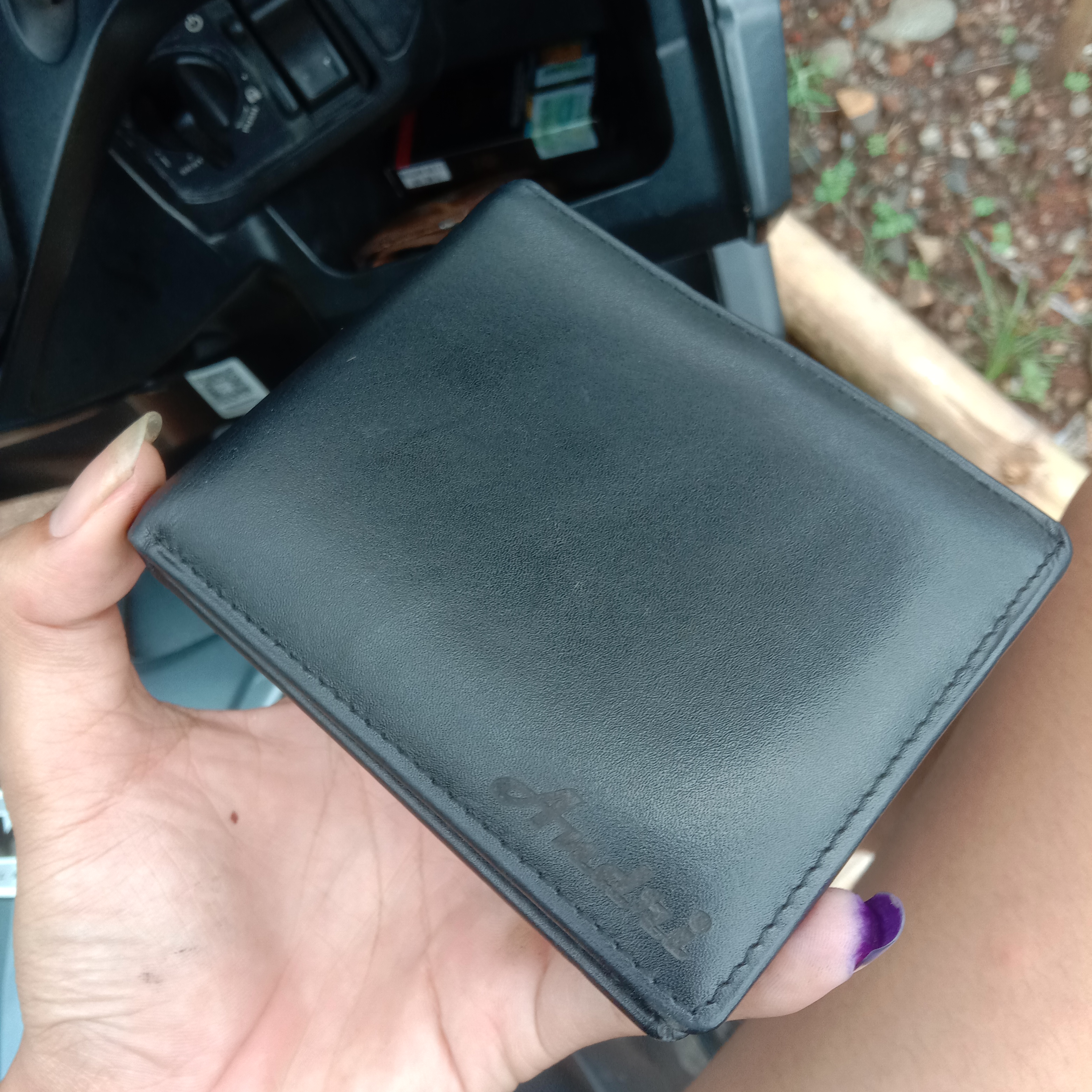 Foto laporan dompet (TB0453)