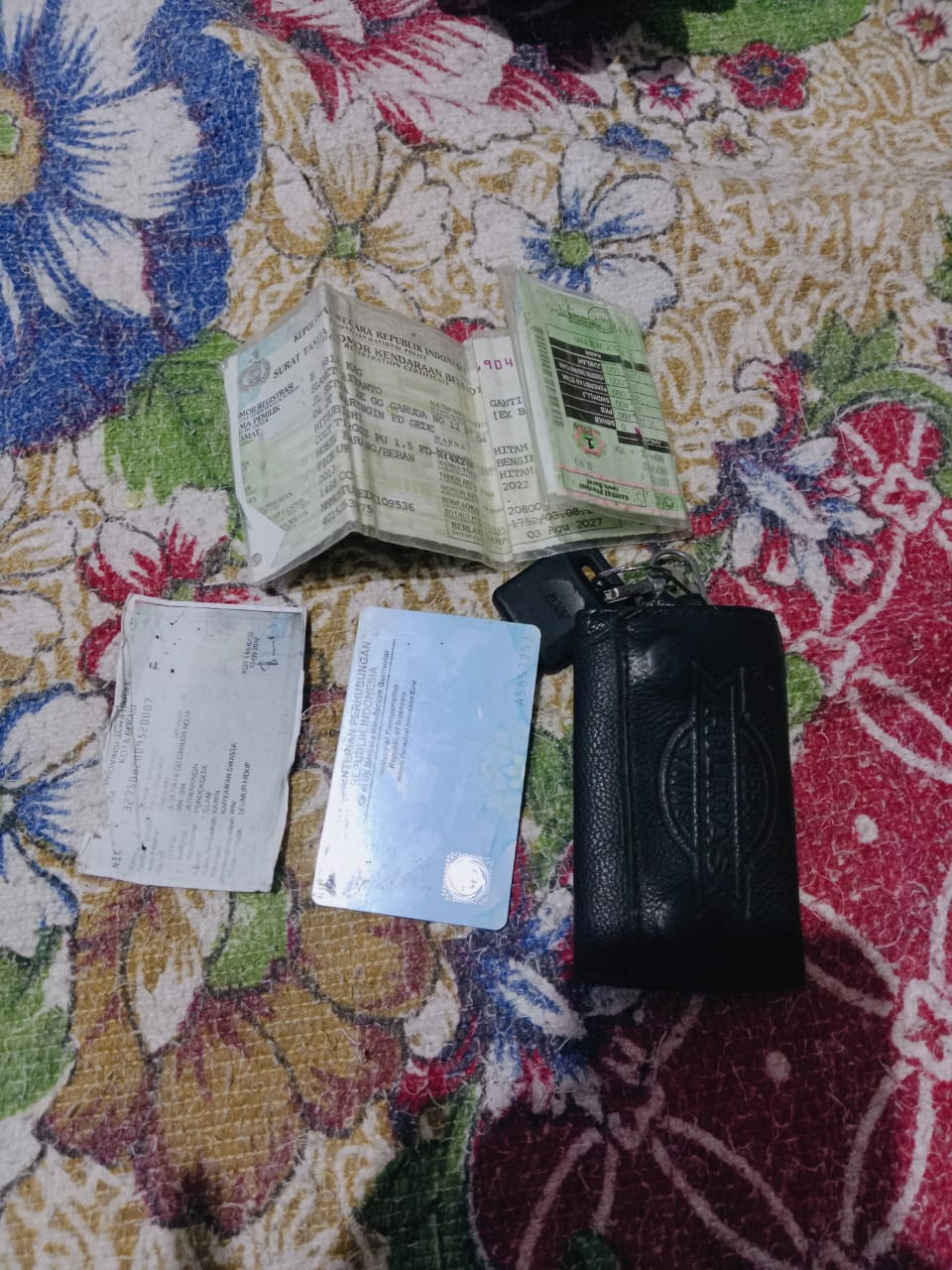 Foto laporan Kunci mobil + STNK (TB0490)