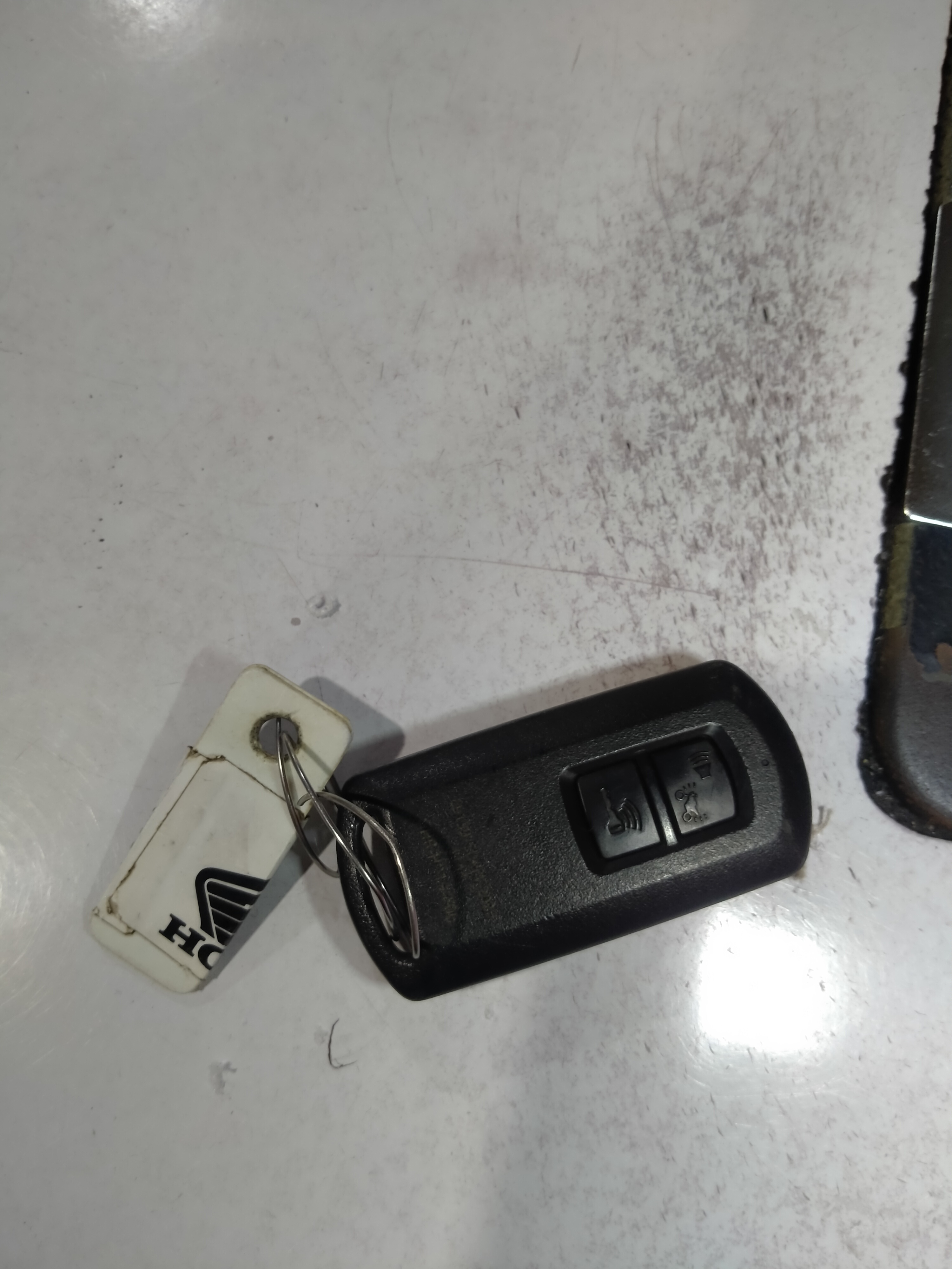 Foto laporan Remote kunci honda (TB0502)