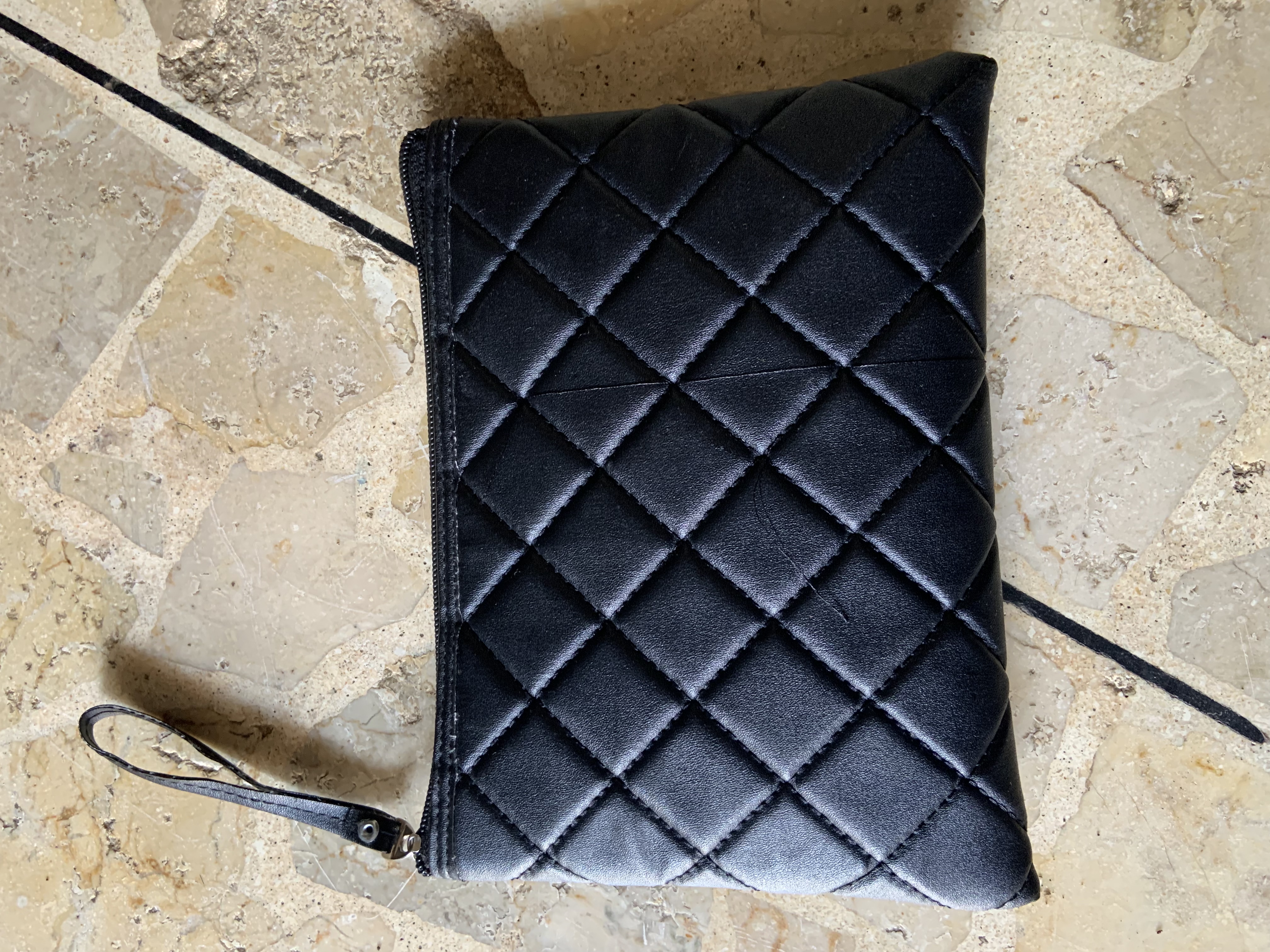 Foto laporan Dompet warna hitam (TB0520)