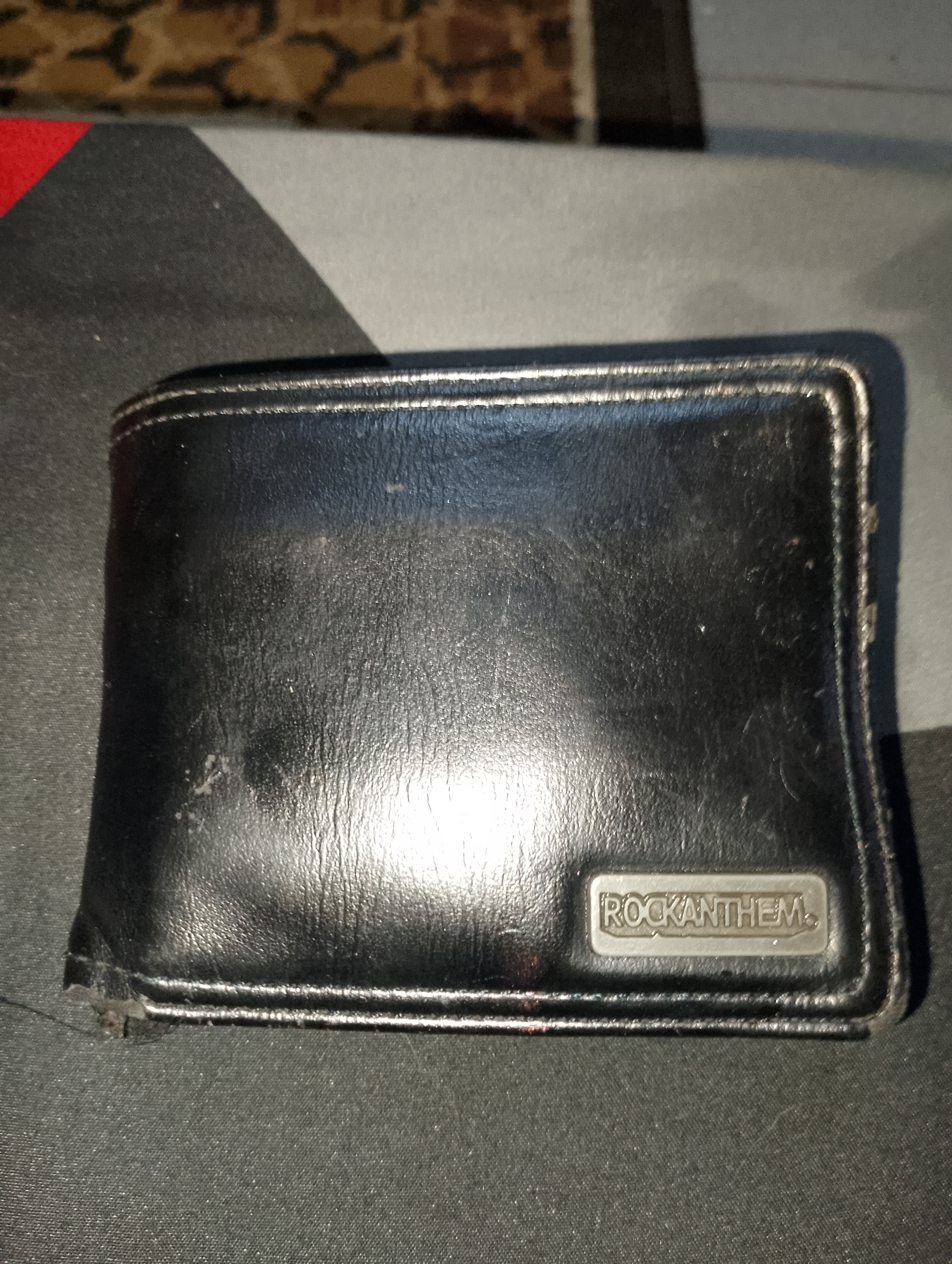 Foto laporan dompet pria (TB0580)