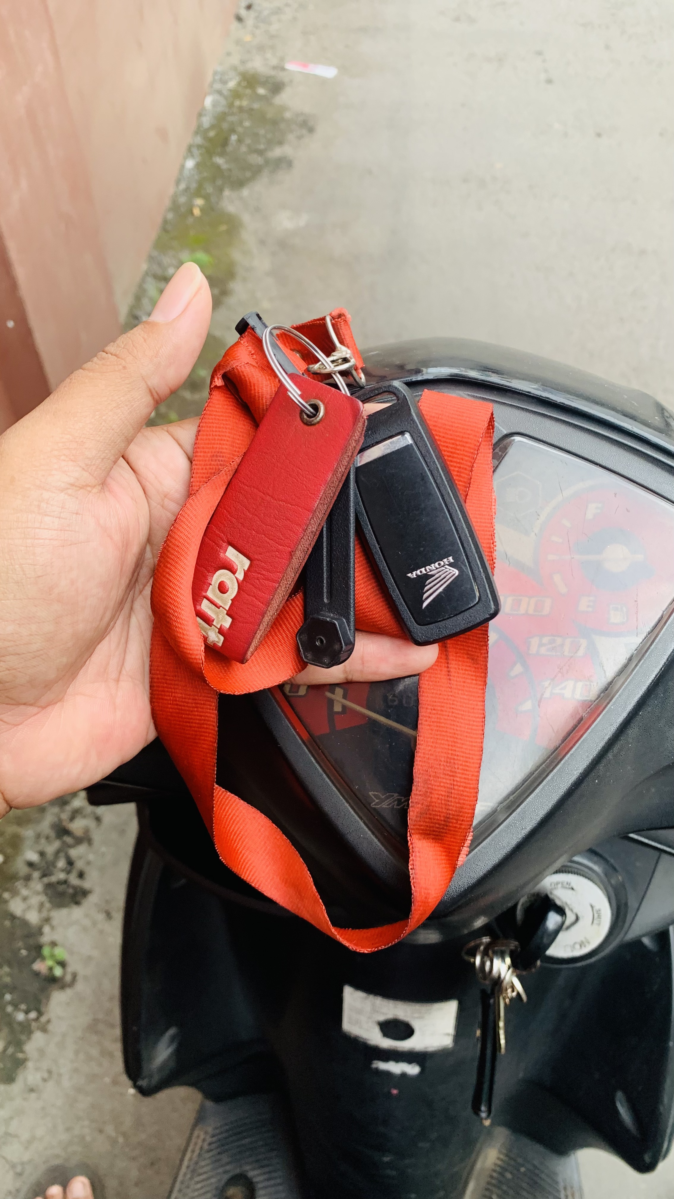 Foto laporan Kunci remote honda (TB0637)