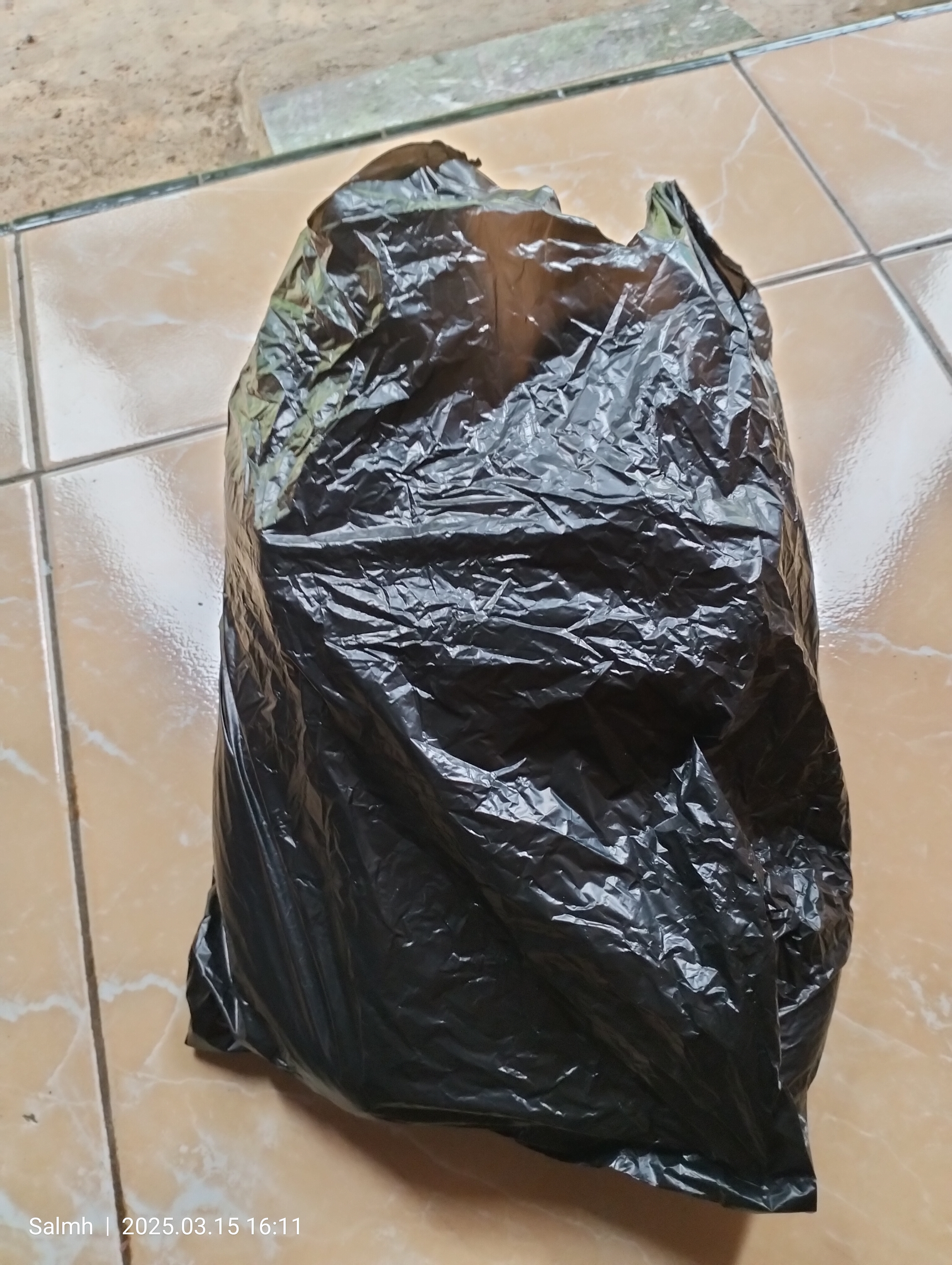 Foto laporan sepatu sekolah (TB0649)