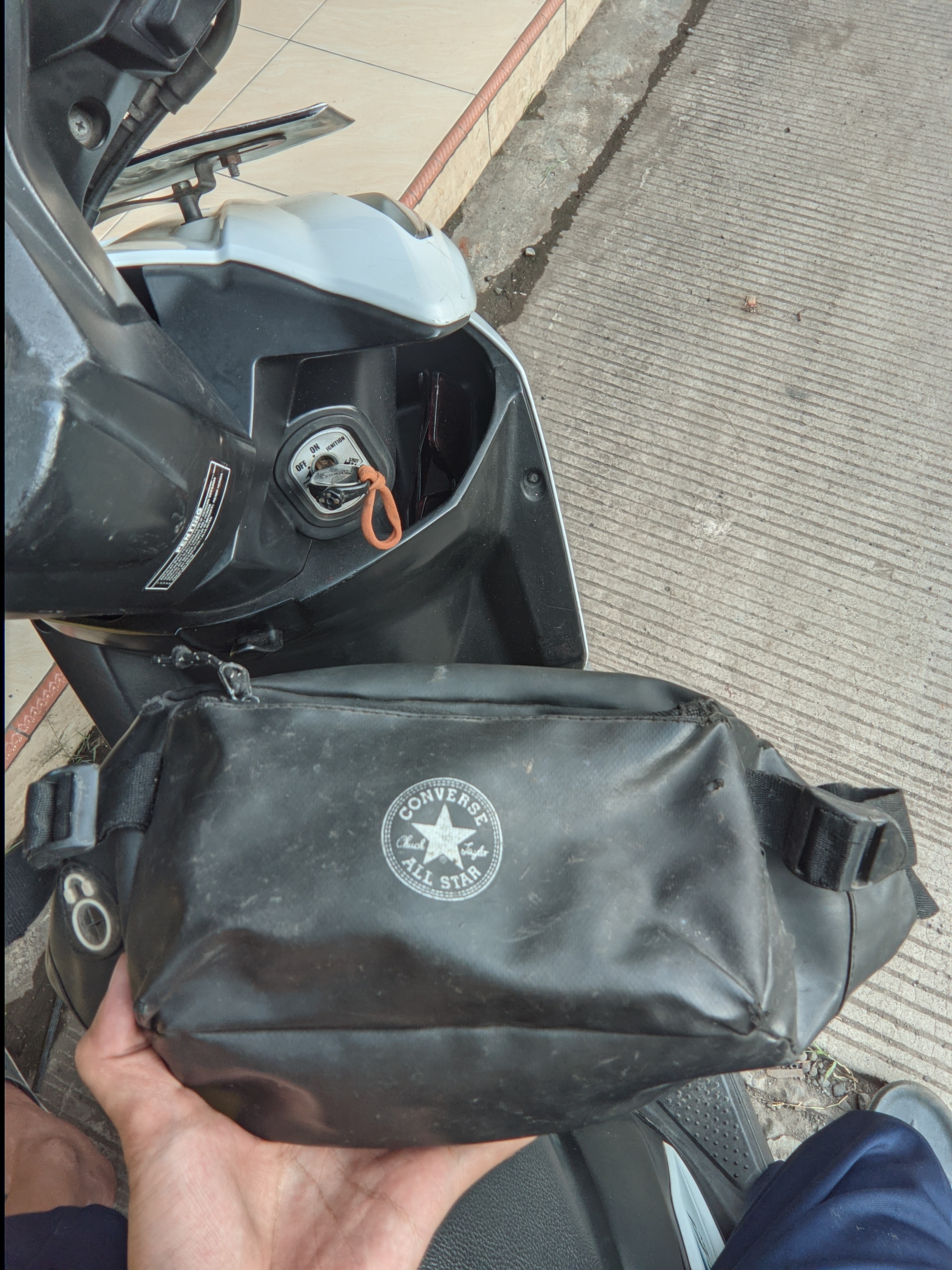 Foto laporan Tas selempang (TB0677)