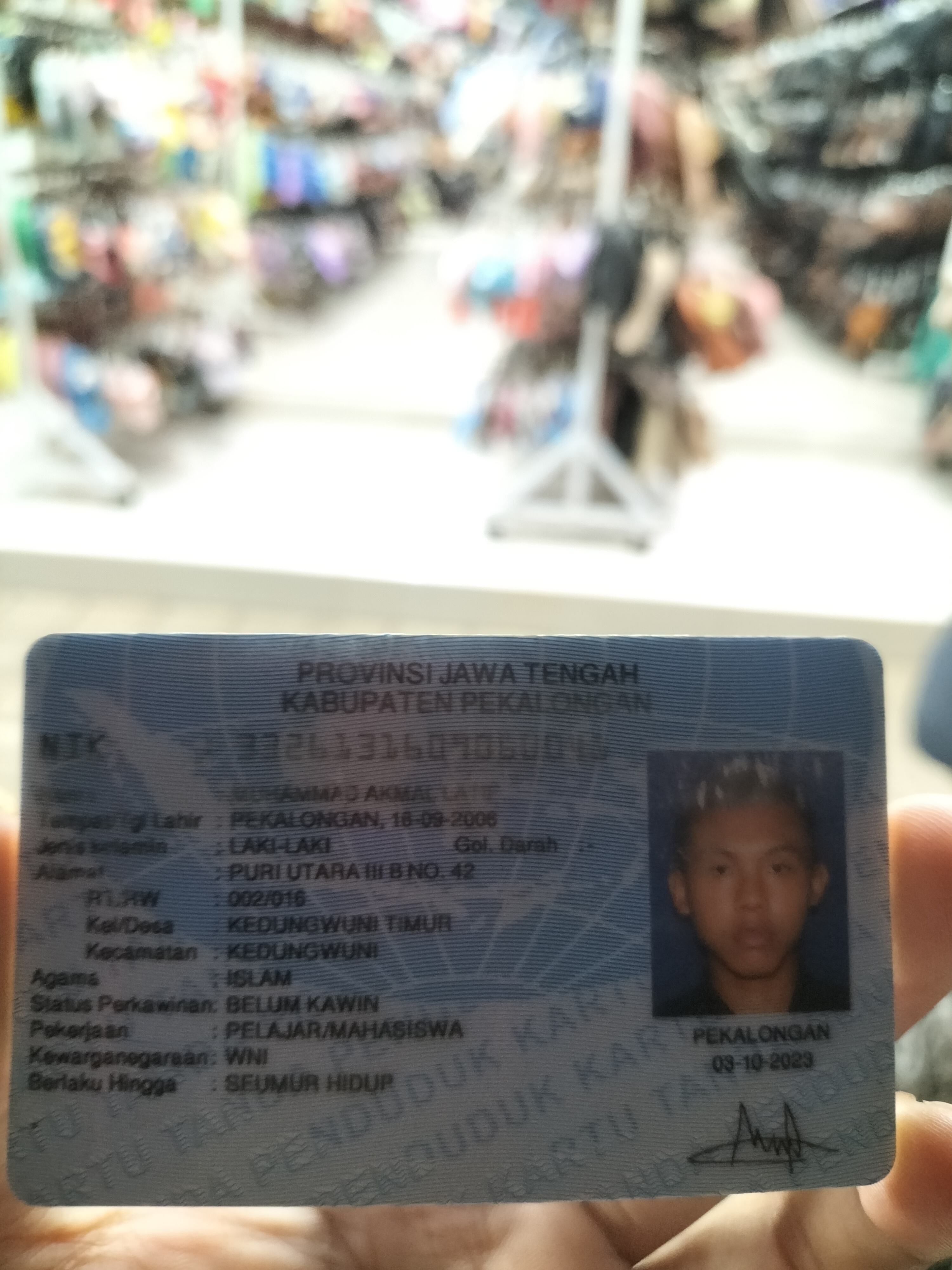 Foto laporan Dompet Beserta Isinya (TB0785)
