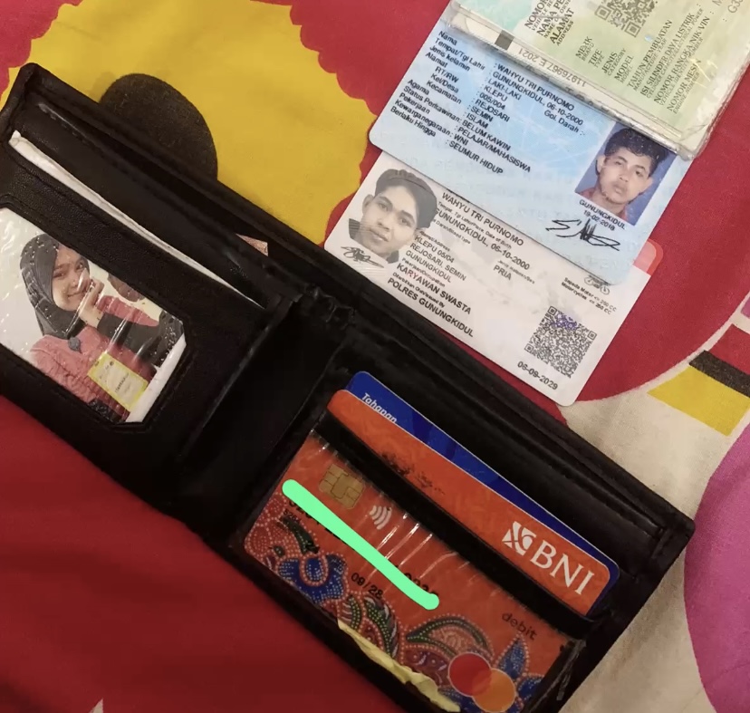 Foto laporan dompet (TB0804)