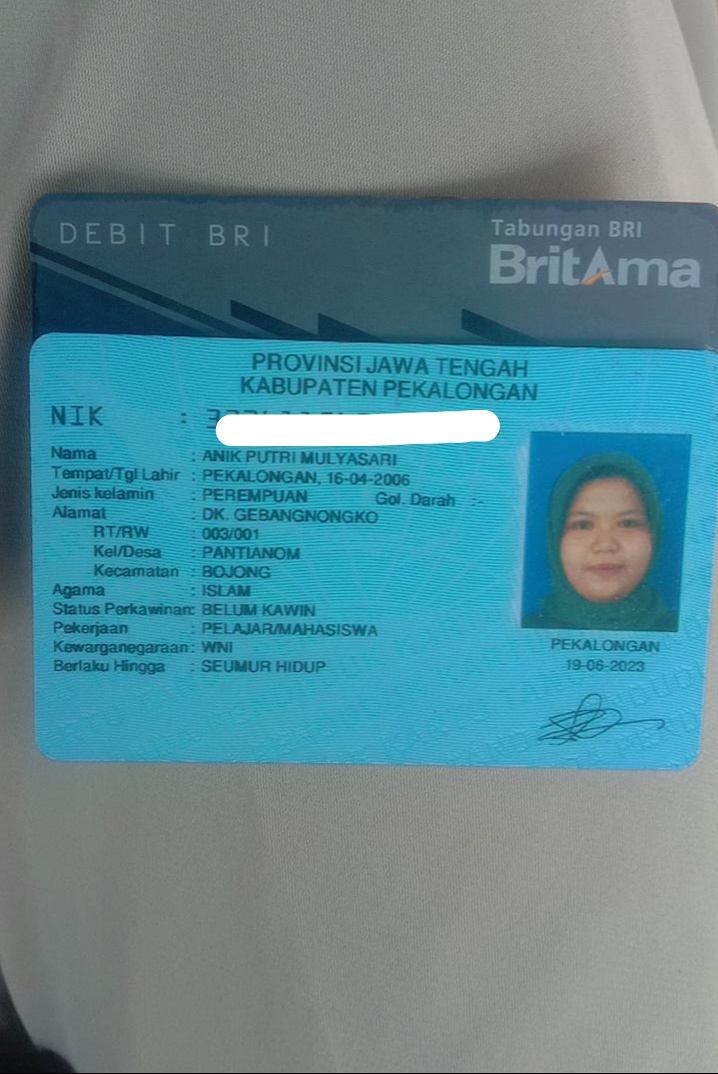 Foto laporan Ktp, kartu debit (TB0811)