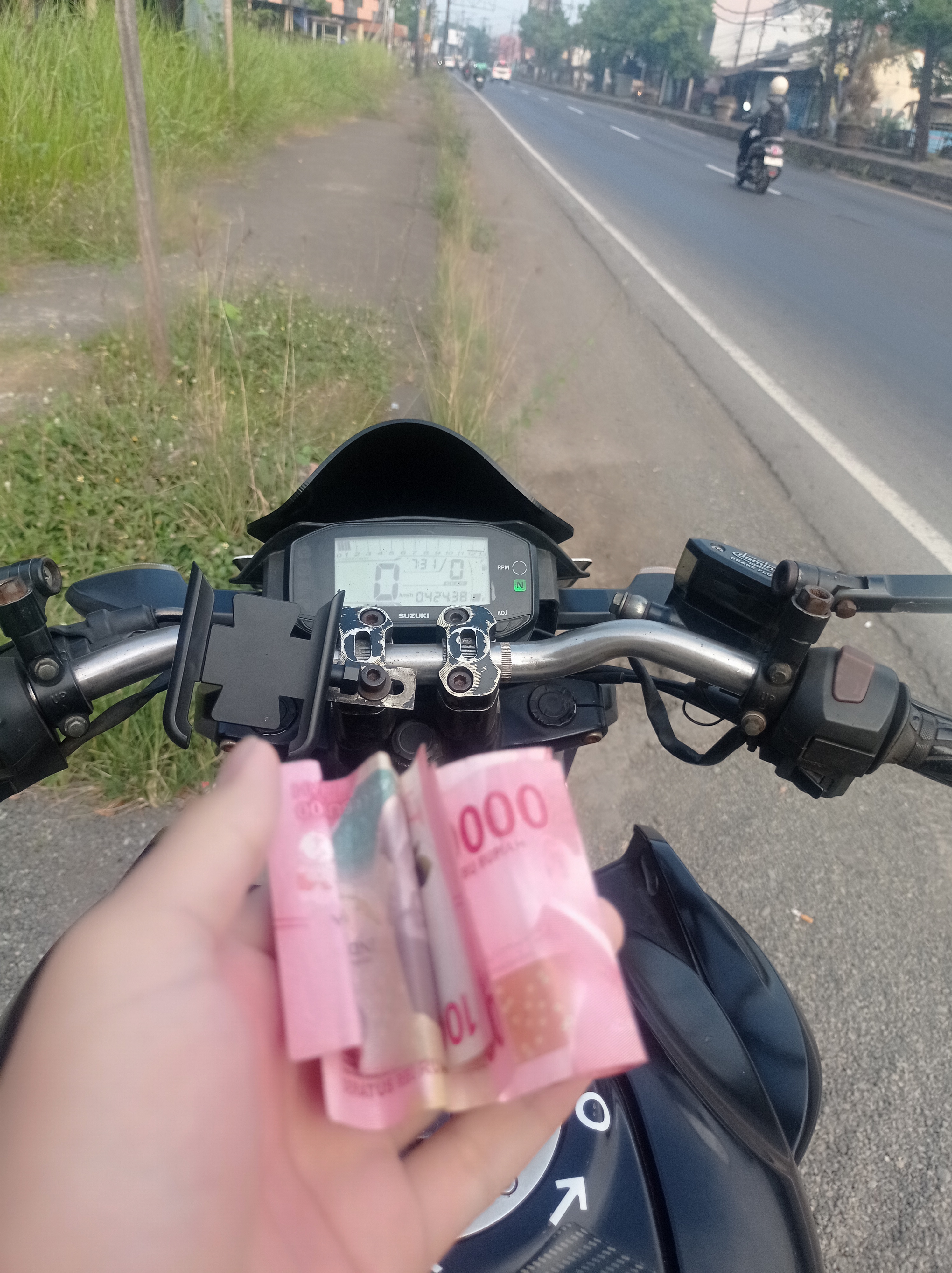 Foto laporan uang tunai 200rb (TB0868)