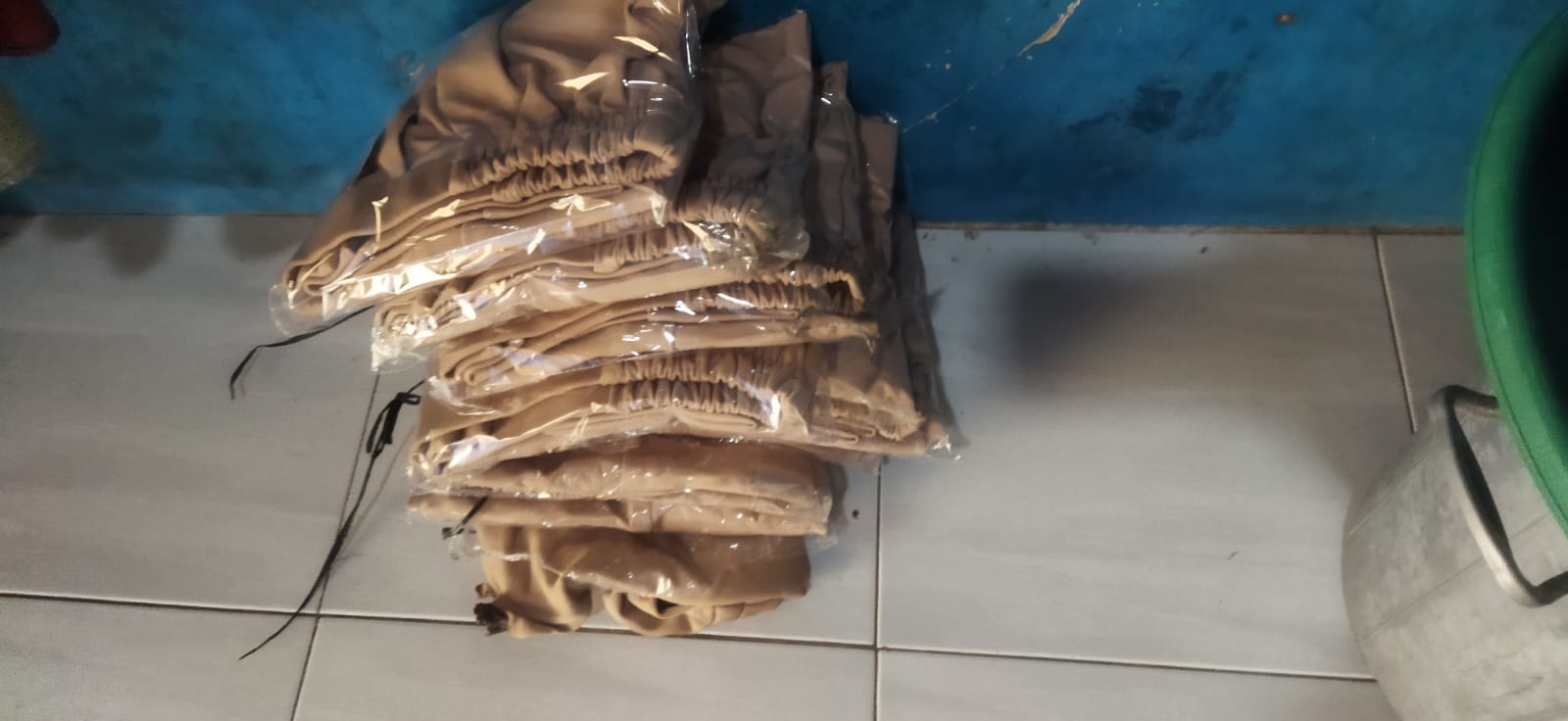 Foto laporan celana (TB0873)