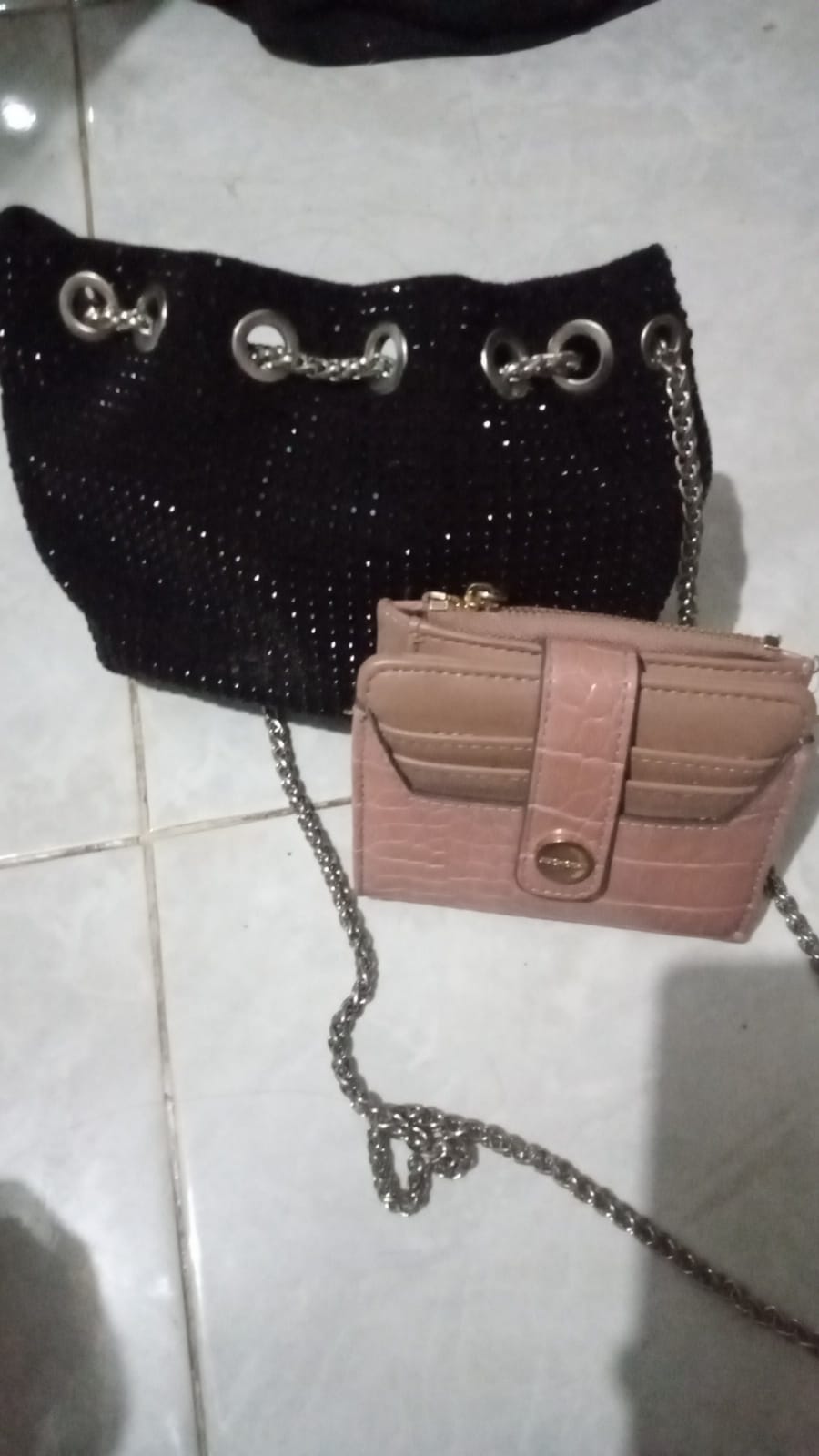 Foto laporan PENEMUAN DOMPET DAN TAS (TB0989)