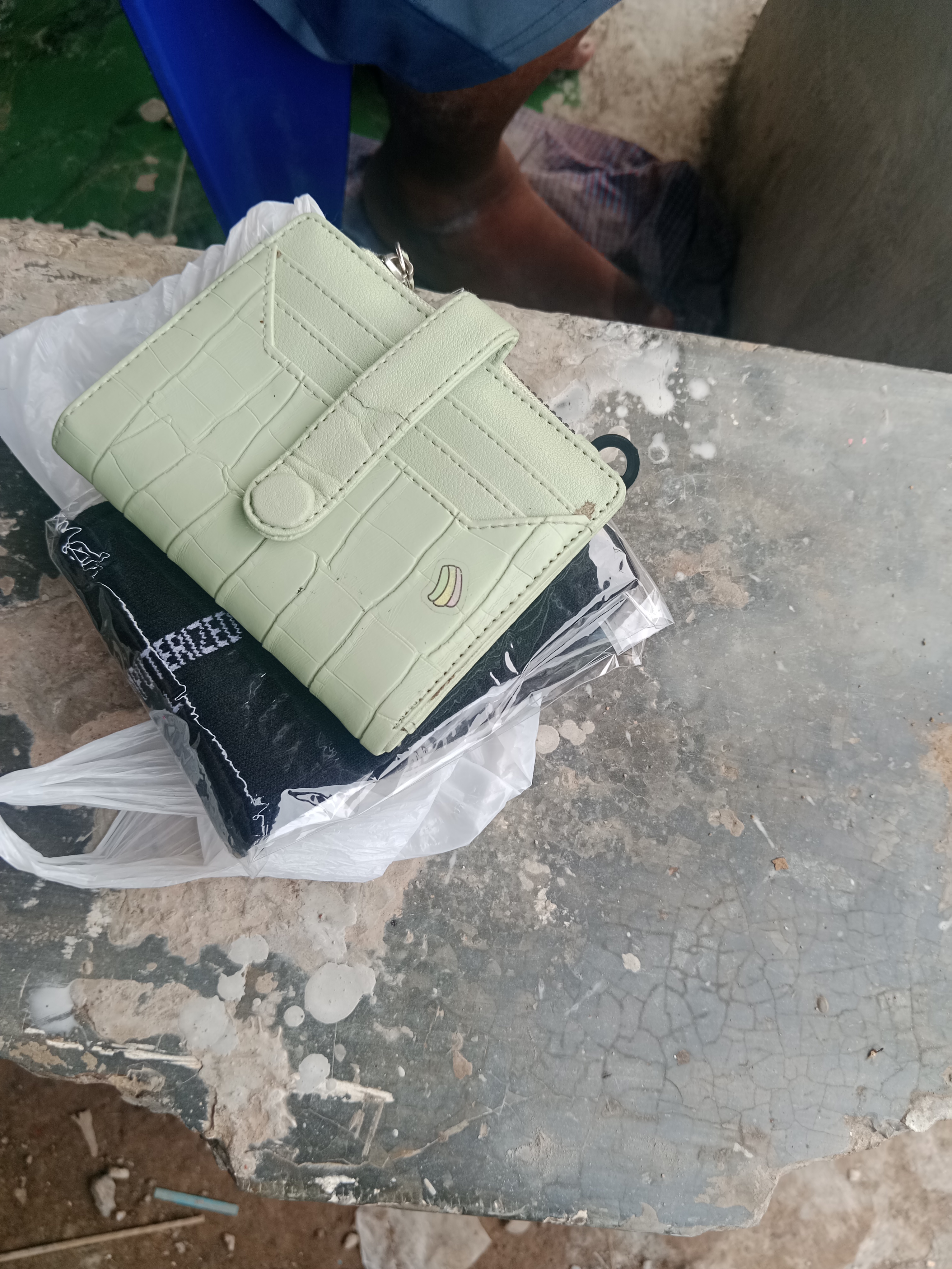 Foto laporan dompet (TB1001)