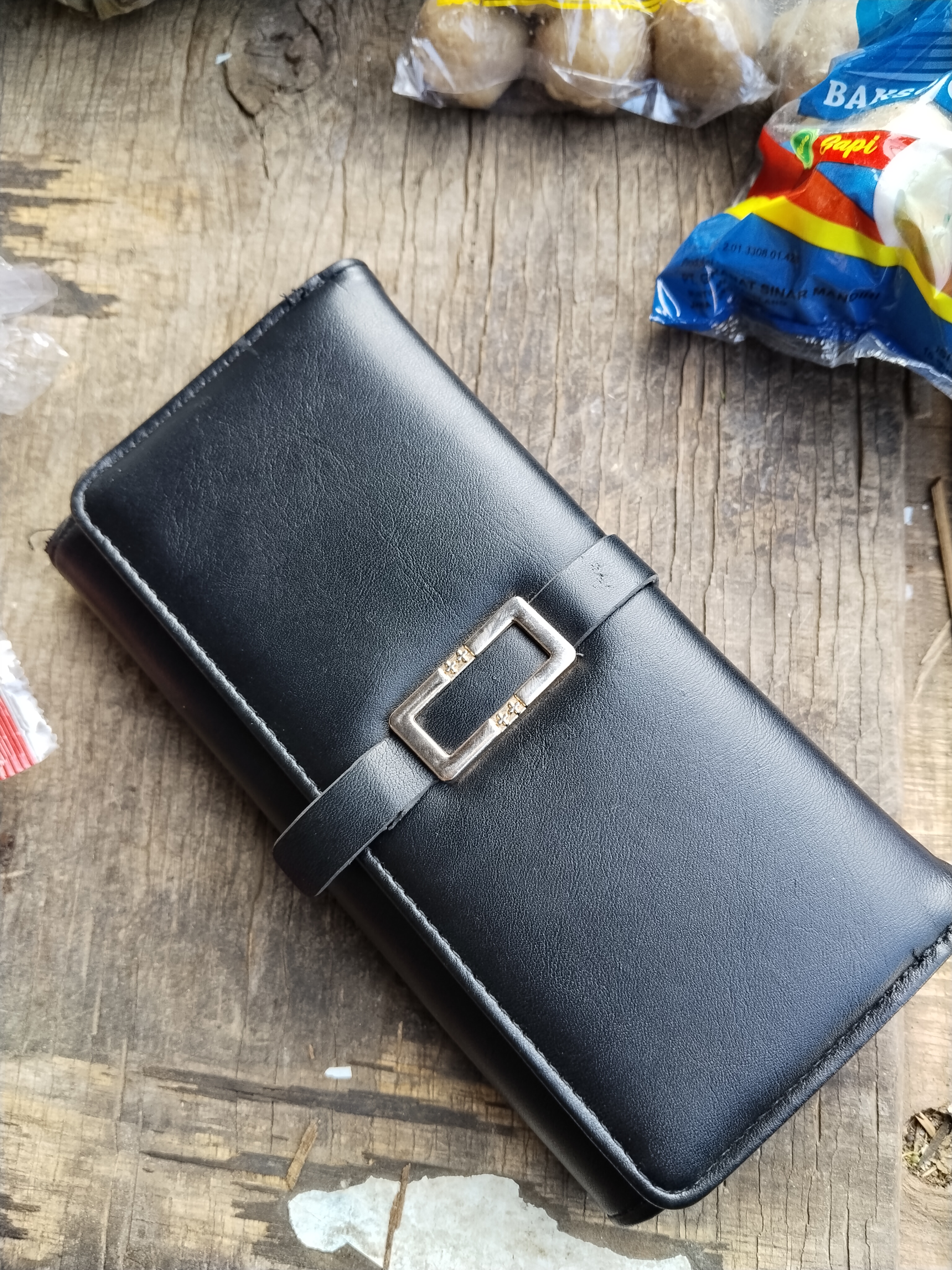 Foto laporan Dompet (TB1021)