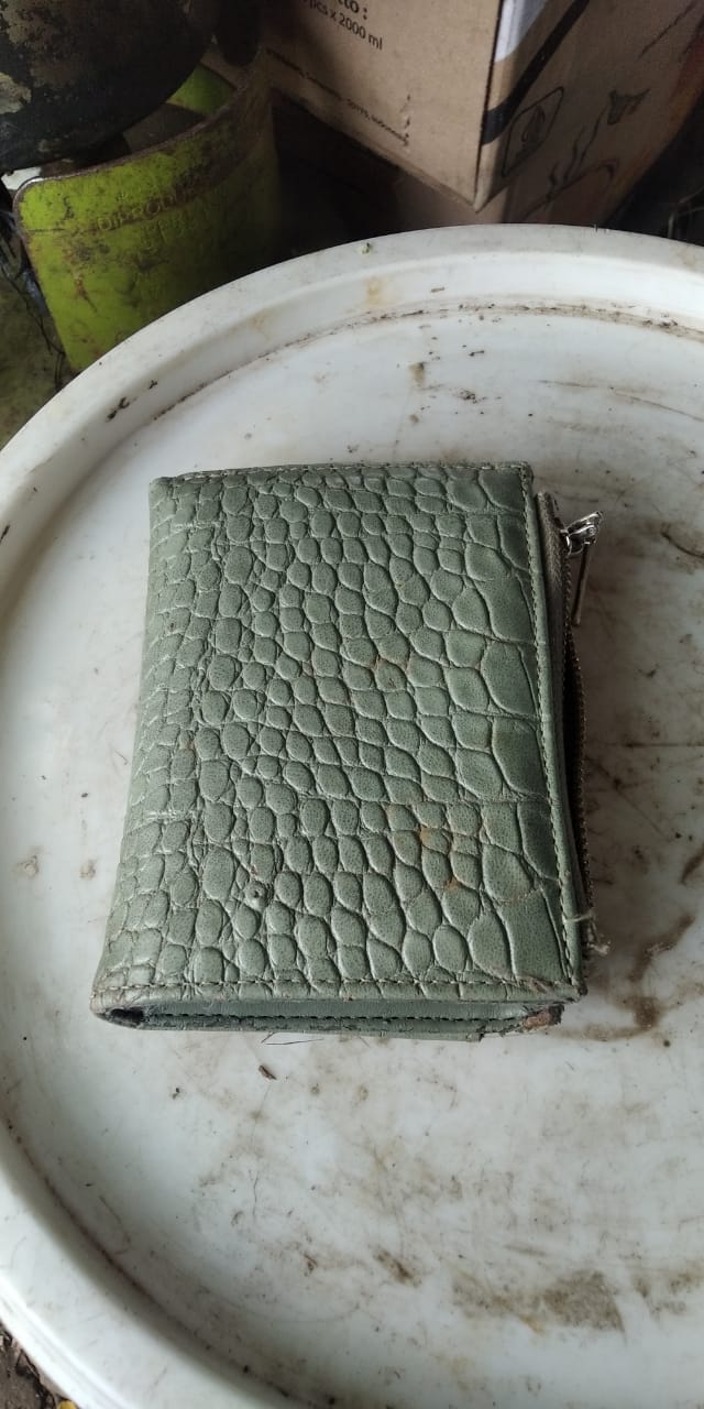 Foto laporan Dompet (TB1048)