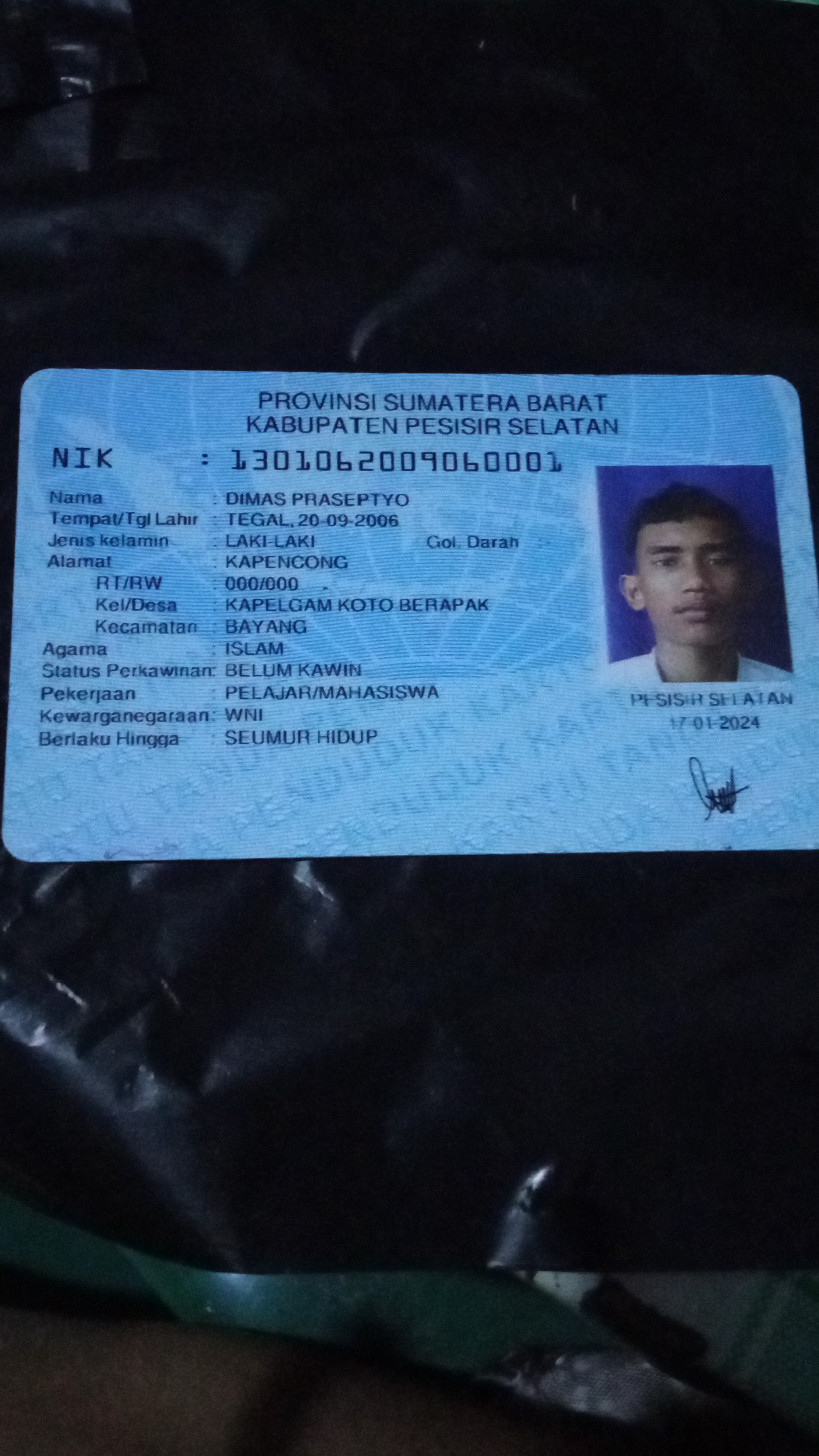 Foto laporan dompet berisi ktp, kartu pelajar, stnk, dan atm (TB1129)