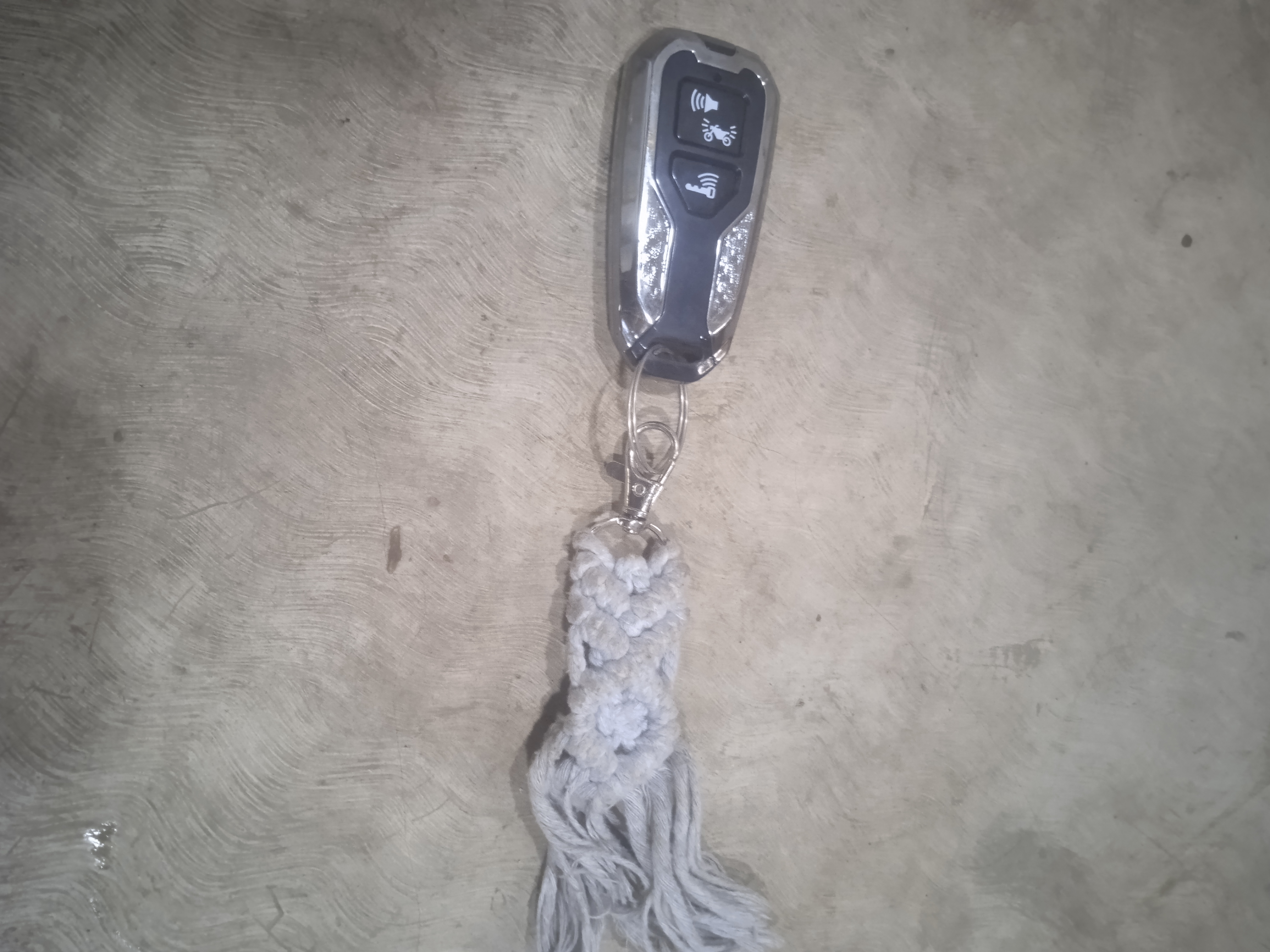 Foto laporan Remot kunci motor (TB1135)