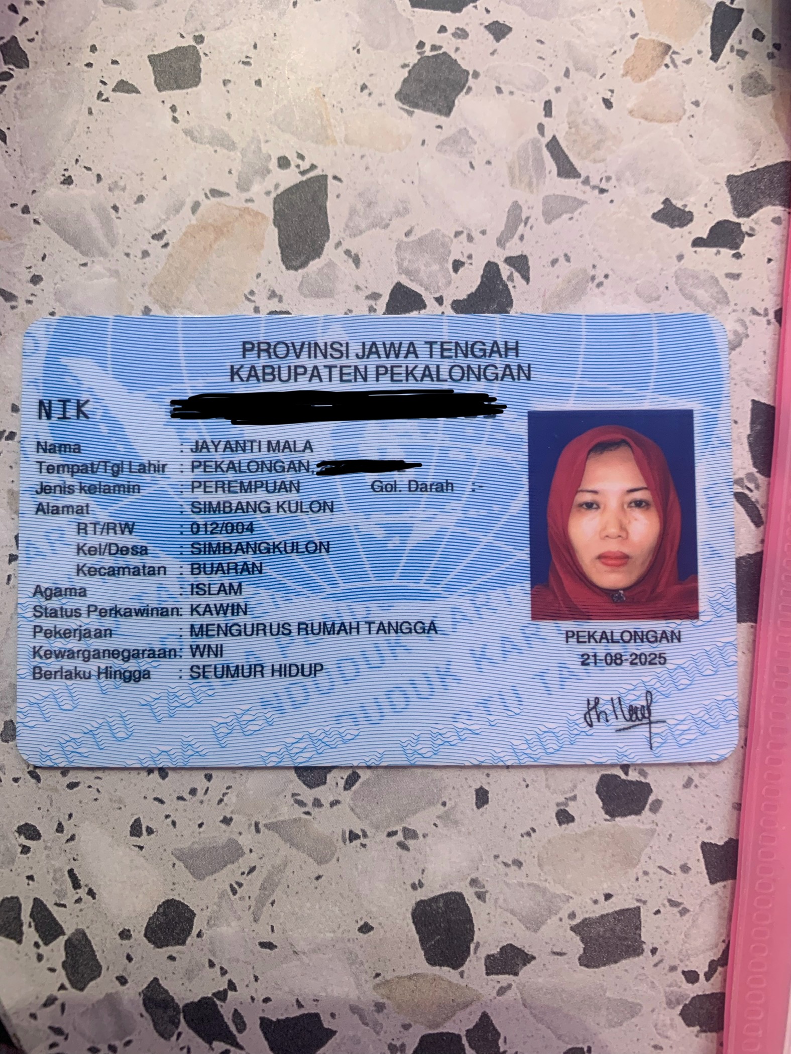 Foto laporan Dompet berisi kartu (TB1153)