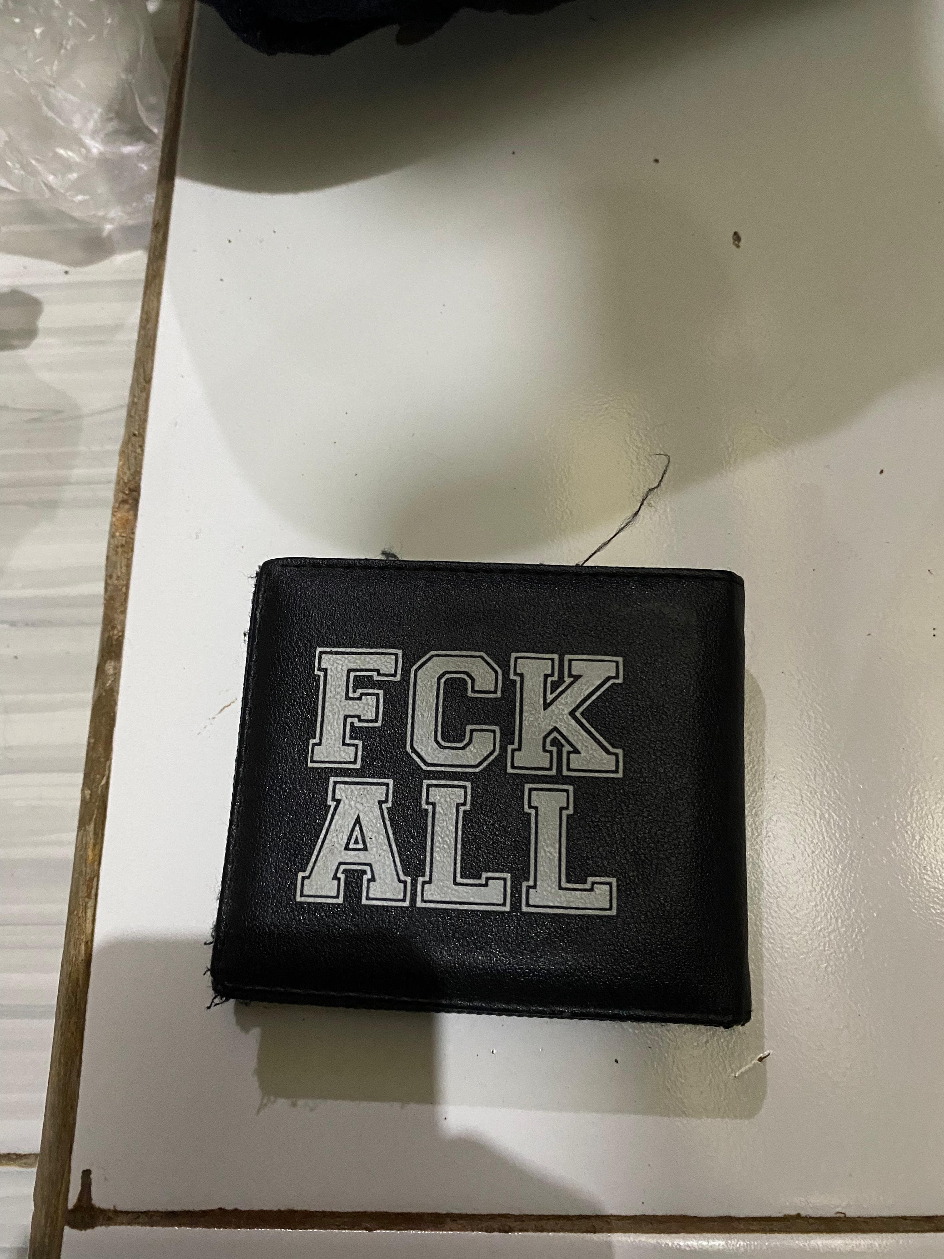 Foto laporan dompet (TB1196)