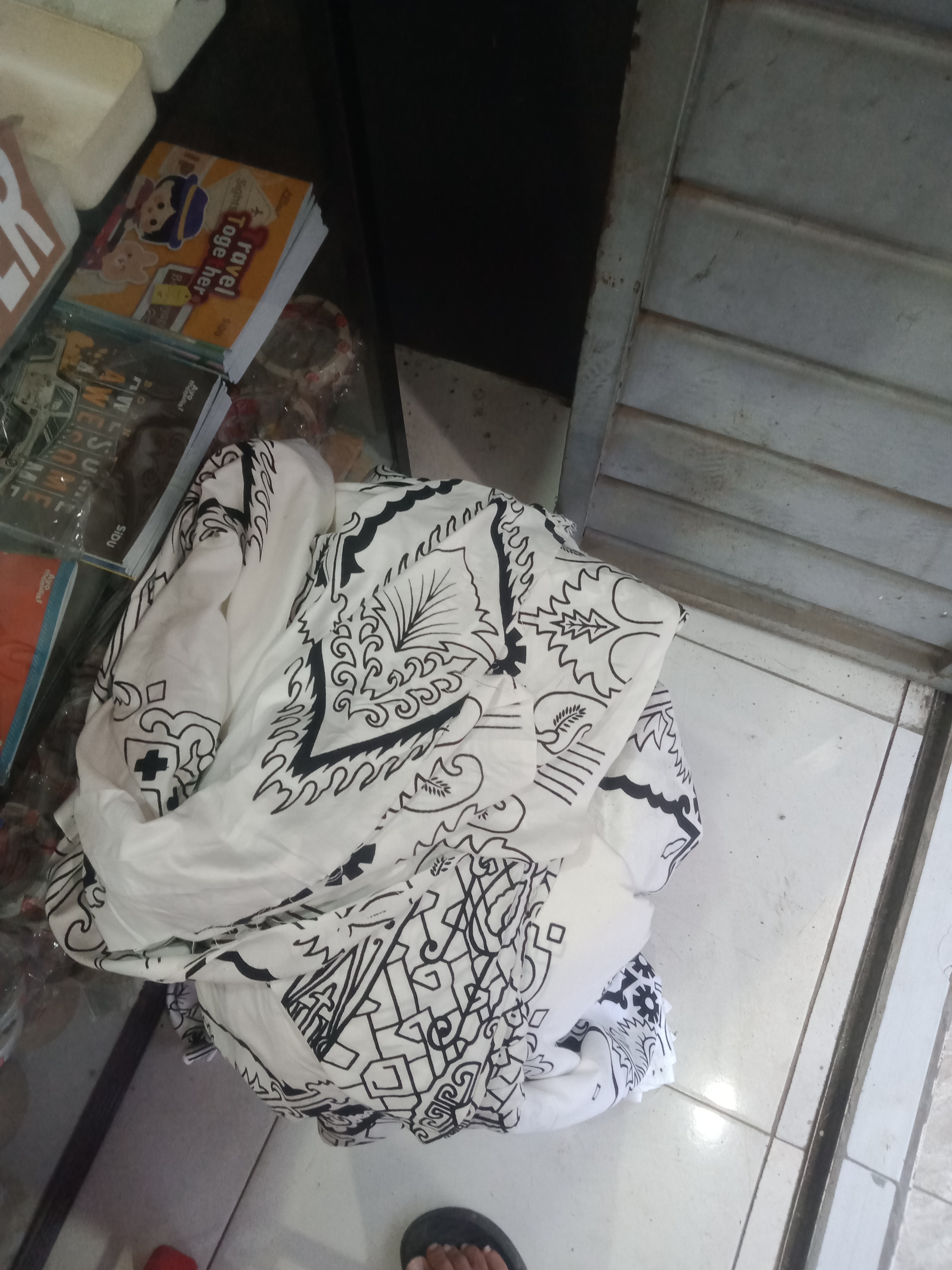 Foto laporan Bahan dasar pakaian (TB1220)