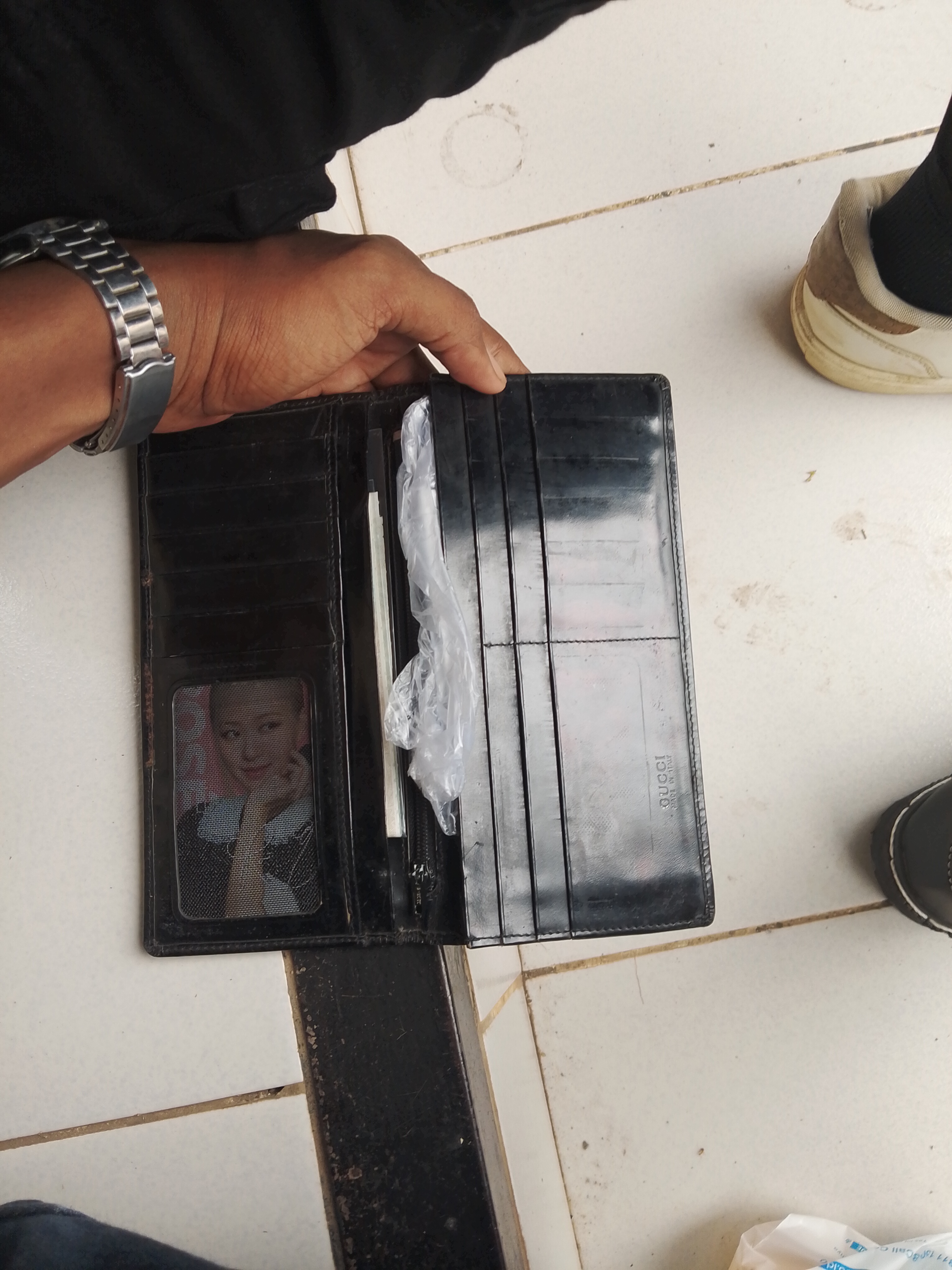 Foto laporan Dompet berisi stnk motor (TB1331)