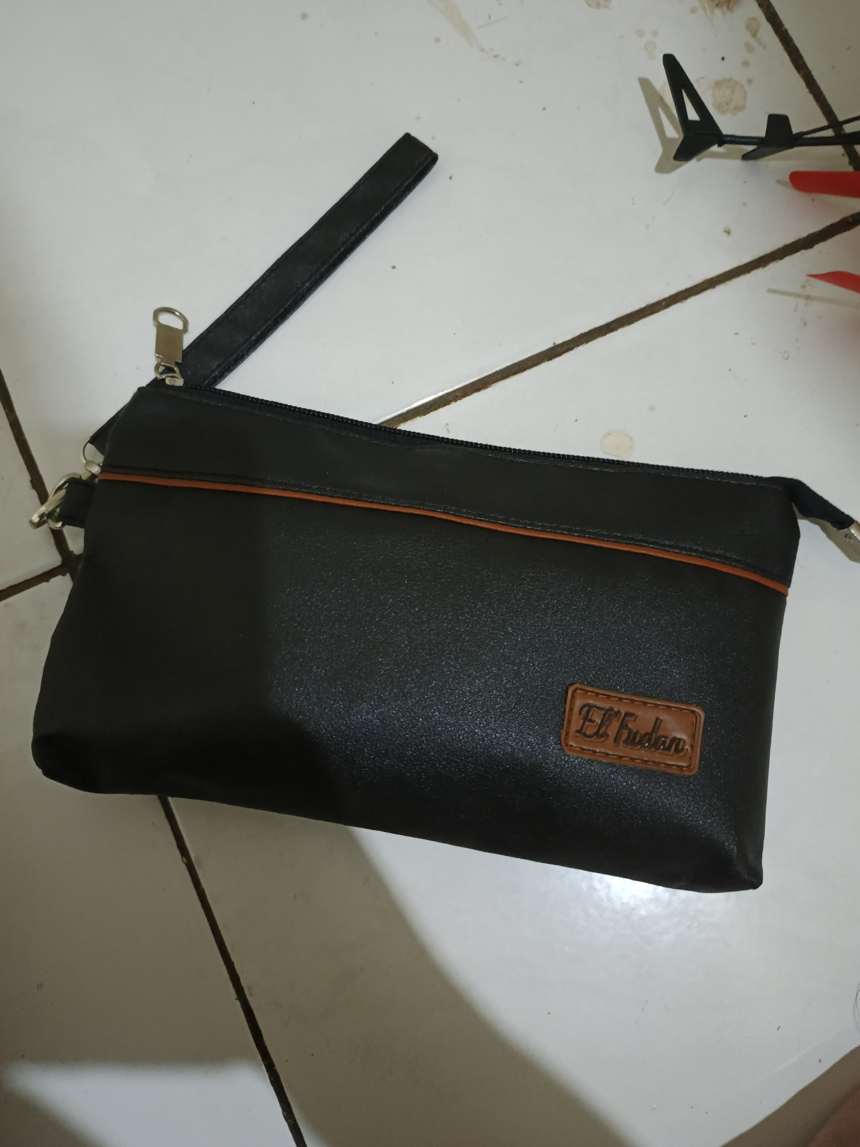 Foto laporan Dompet (TB1348)
