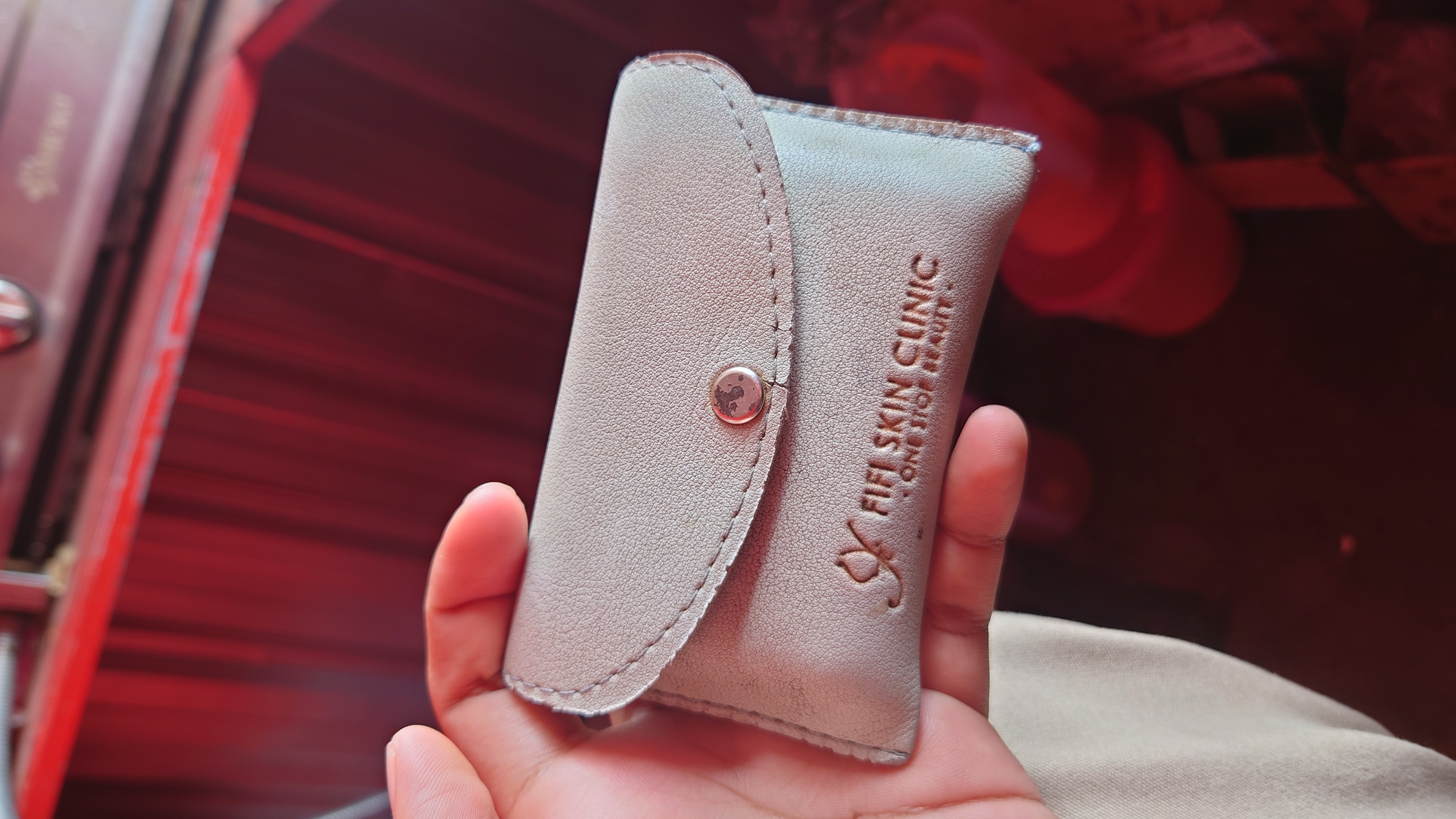 Foto laporan Dompet kecil (Fifi Skin Clinic) (TB1448)