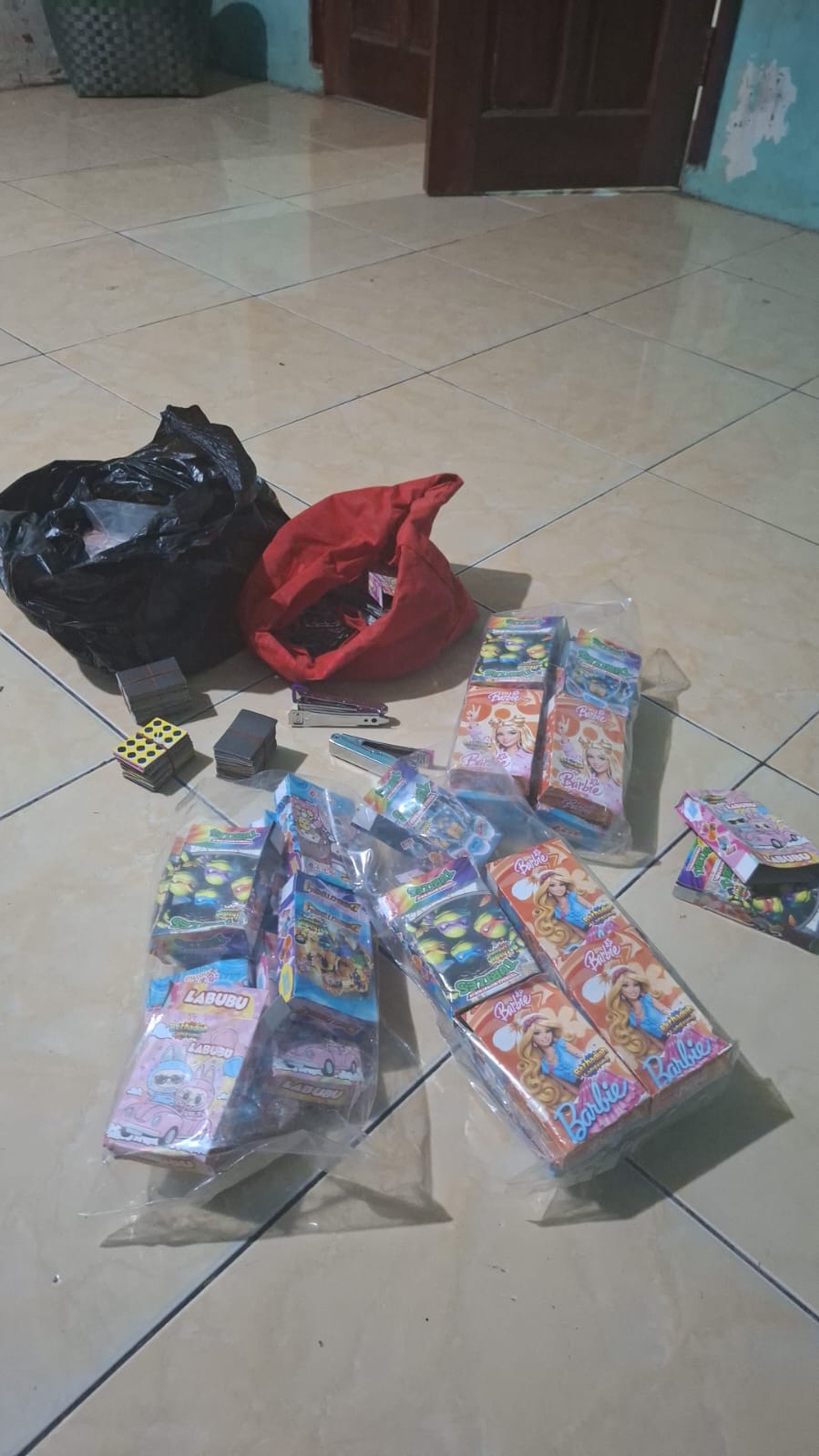 Foto laporan Mainan anak-anak (TB1471)
